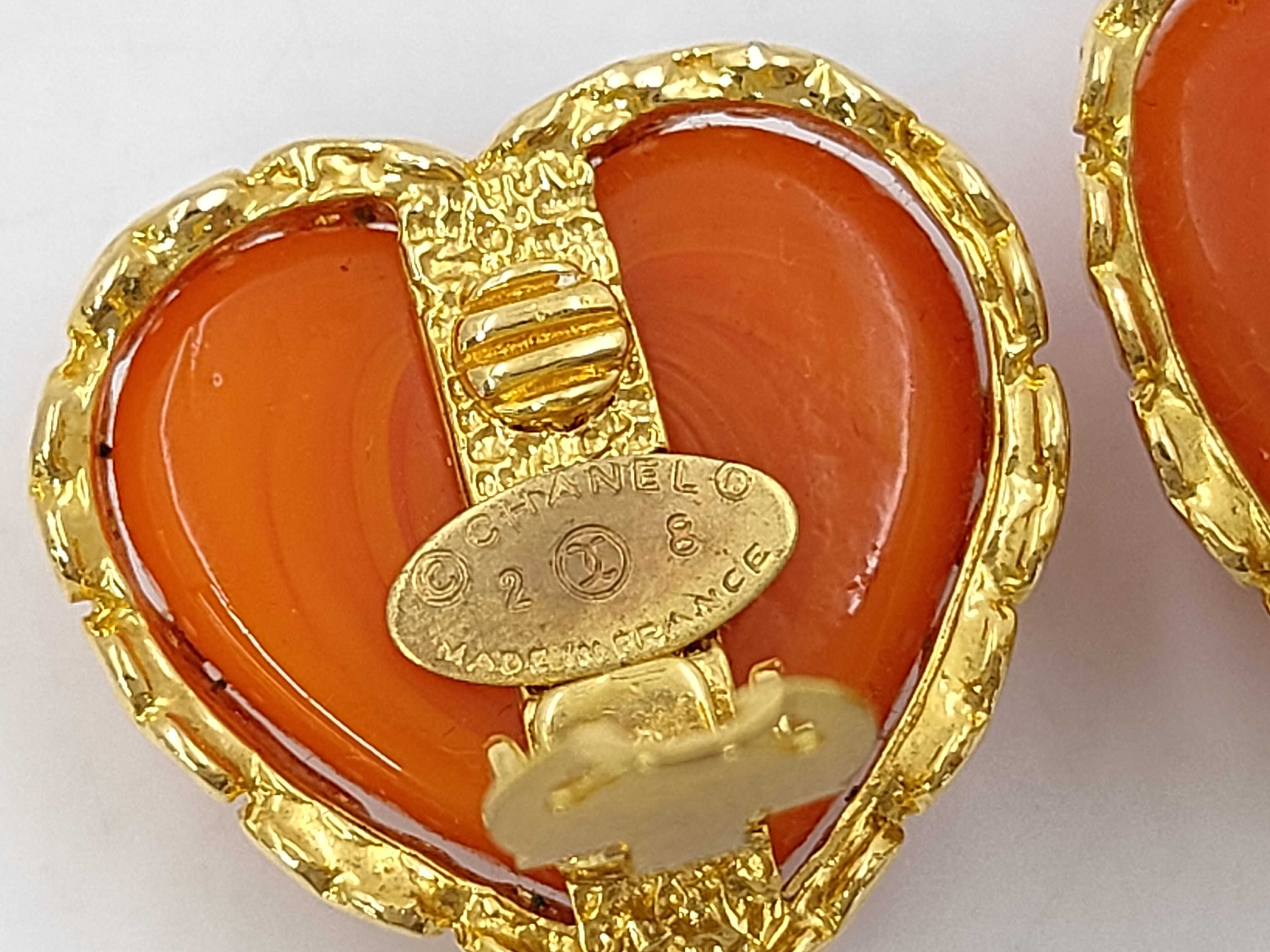 28-stamp Heart Coco Mark Gold Earrings — view 4