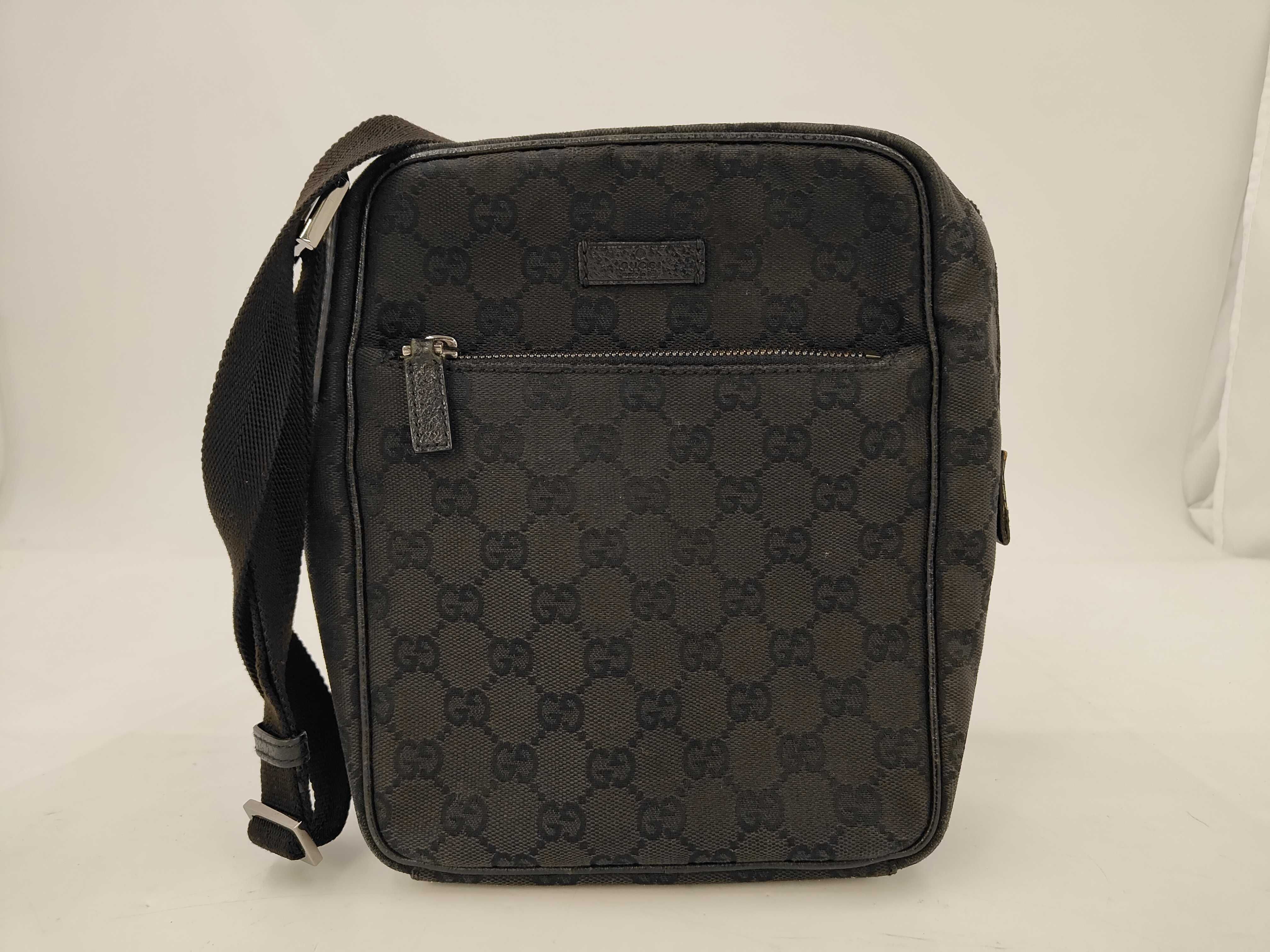 GG Canvas Shoulder Bag, Black