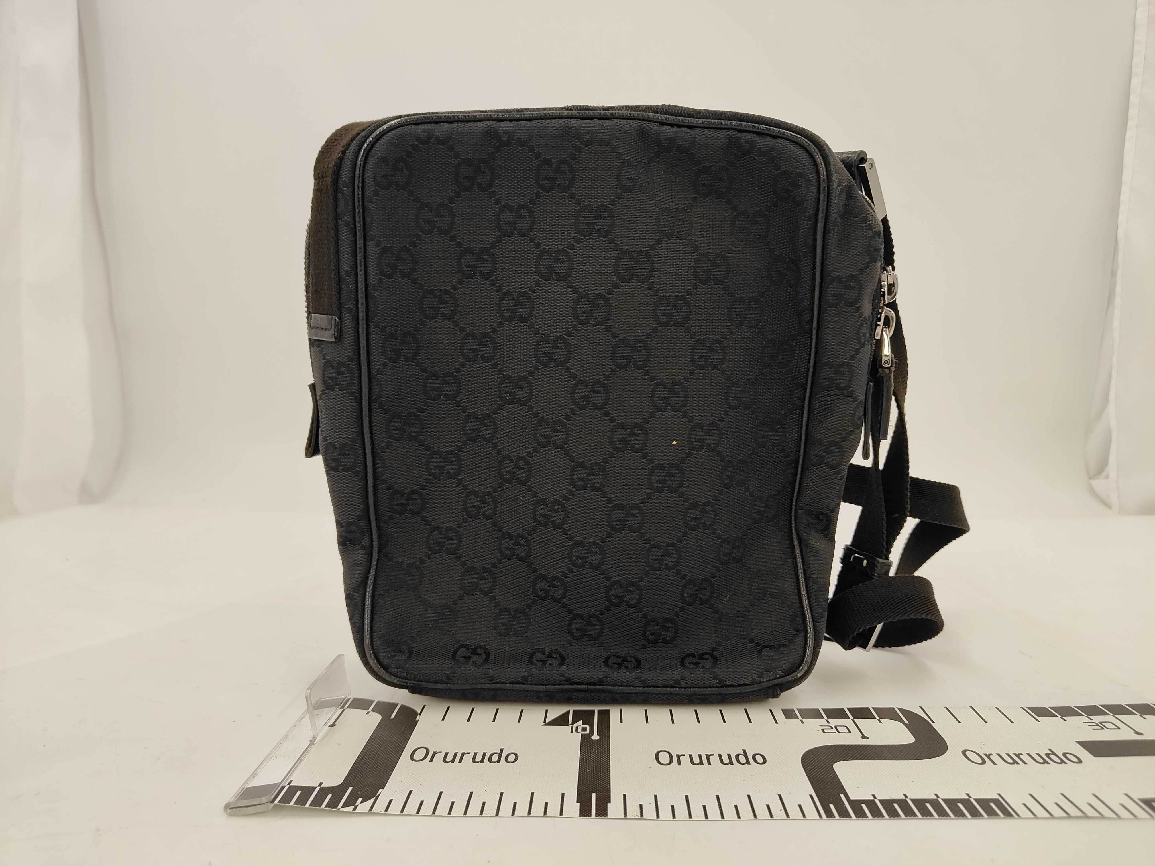 GG Canvas Shoulder Bag, Black — view 2