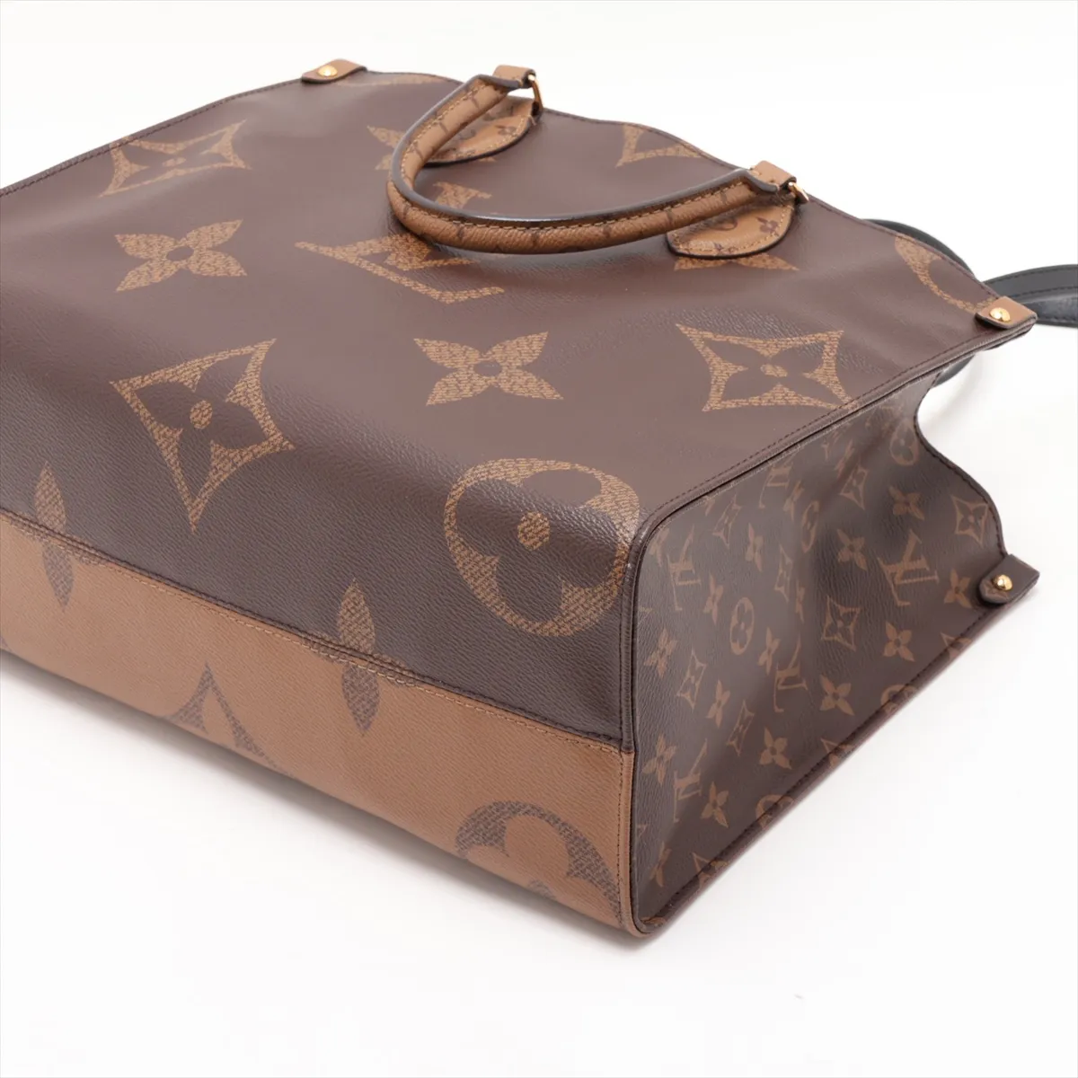 Giant Monogram Reverse OnTheGo MM M45321 Brown (RFID detected) — view 3