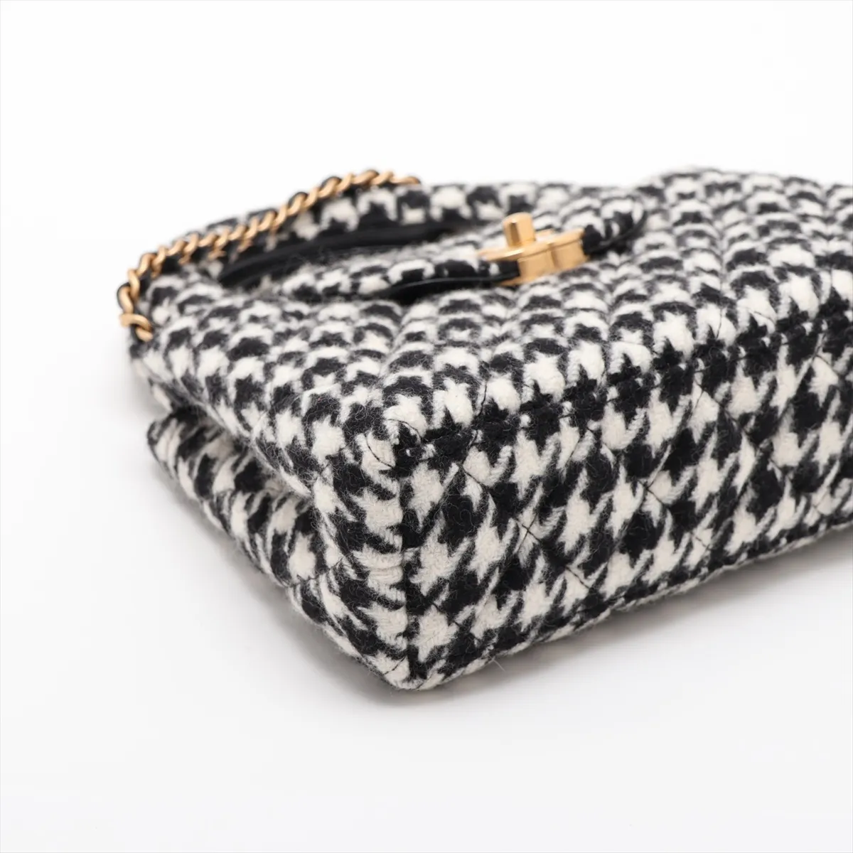 Matelassé Wool 2-Way Shoulder Bag, Houndstooth Pattern, Black x White, Gold Hardware, C2HHKJK1, Random Plate — view 4
