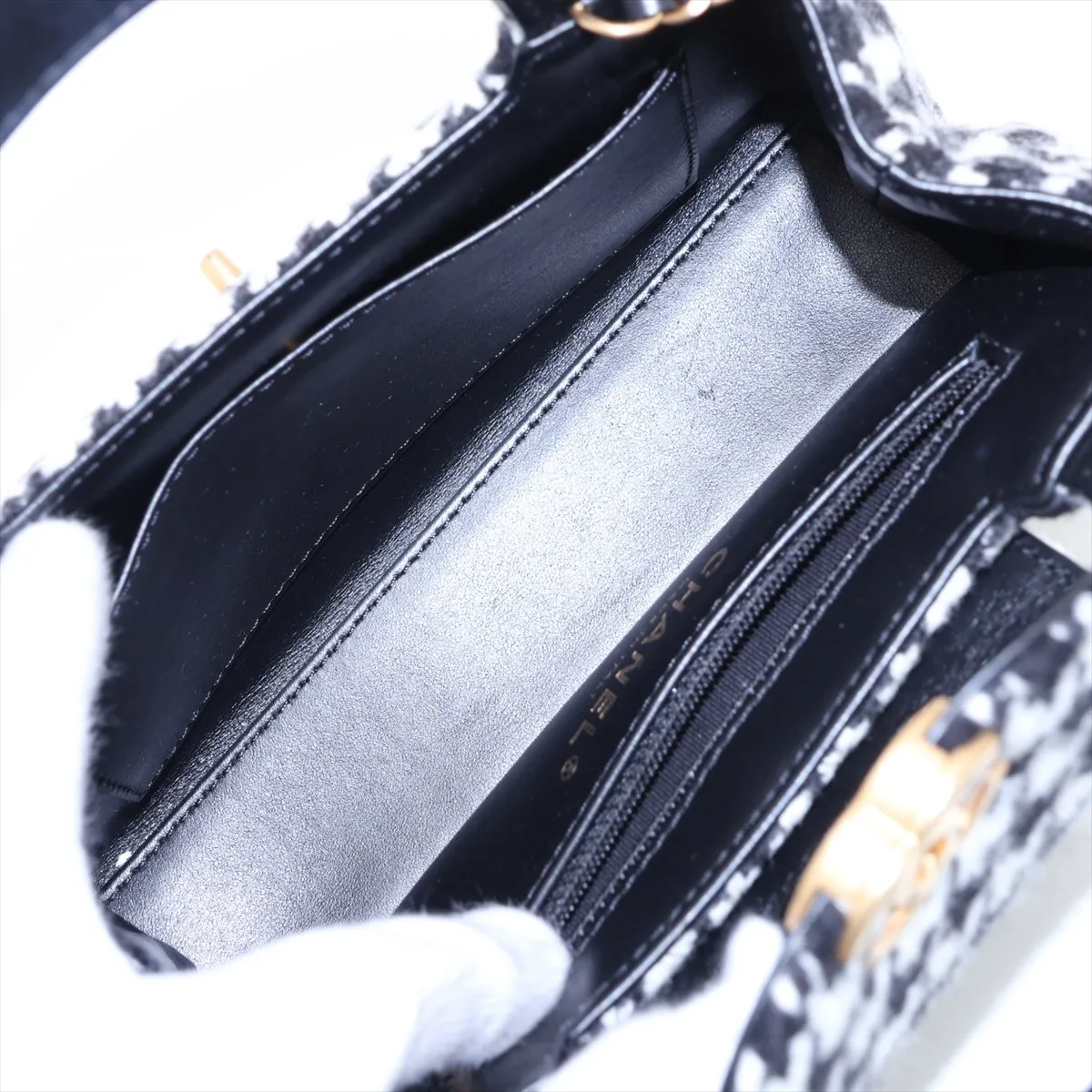 Matelassé Wool 2-Way Shoulder Bag, Houndstooth Pattern, Black x White, Gold Hardware, C2HHKJK1, Random Plate — view 6