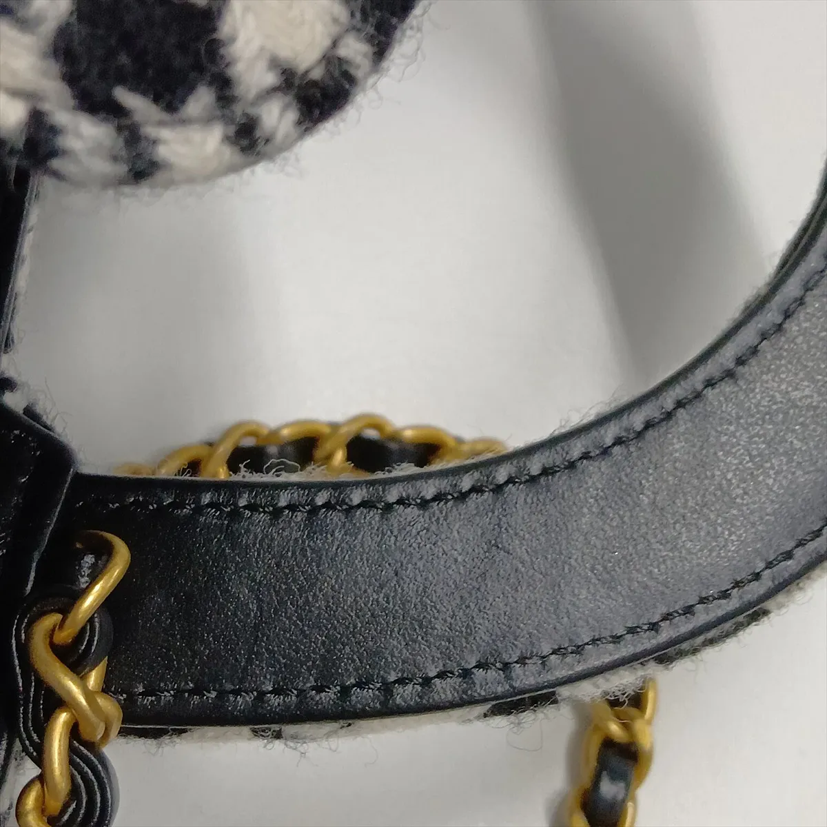 Matelassé Wool 2-Way Shoulder Bag, Houndstooth Pattern, Black x White, Gold Hardware, C2HHKJK1, Random Plate — view 10
