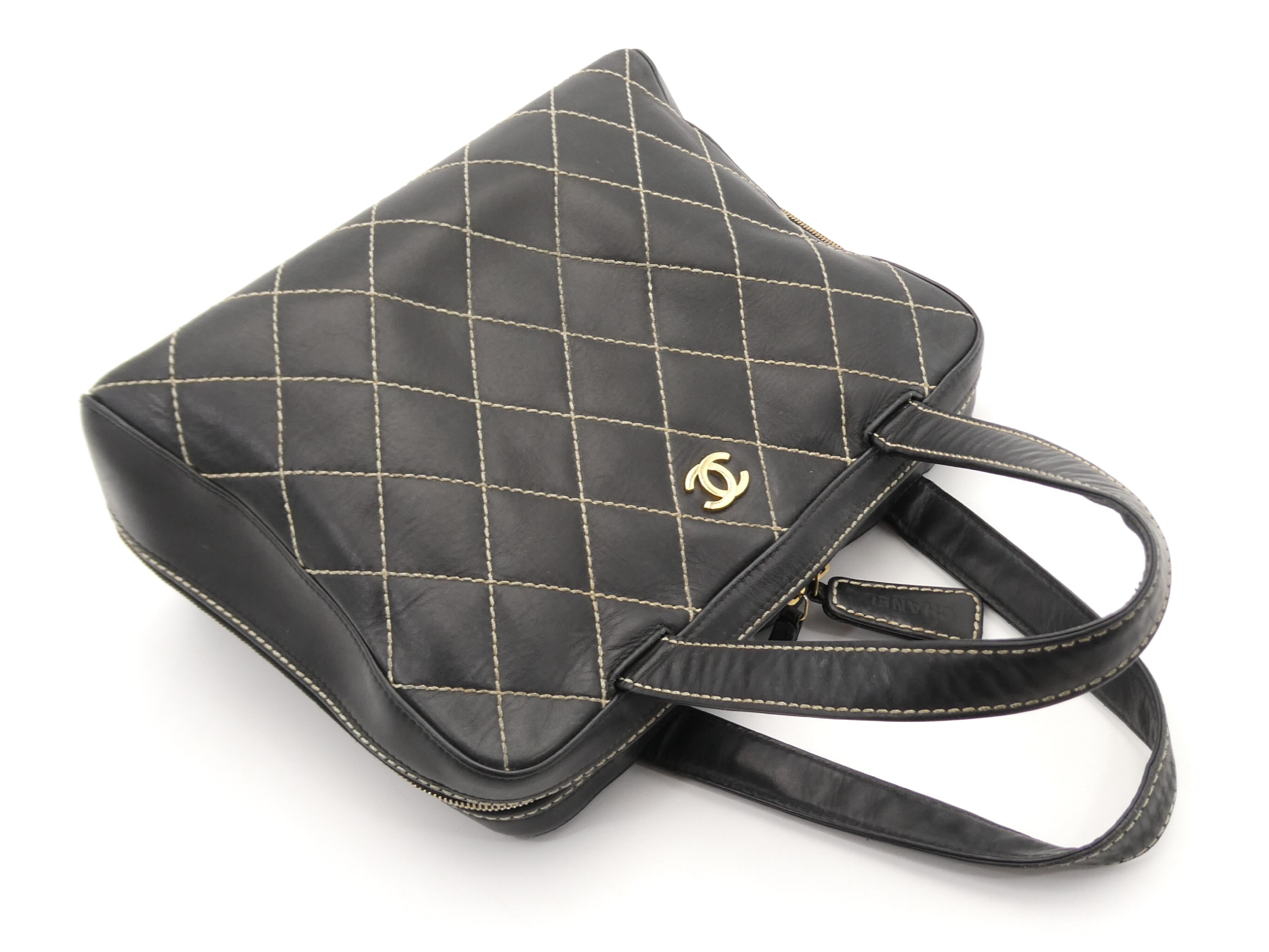 Wild Stitch Matelassé Coco Mark Shoulder Bag — view 6