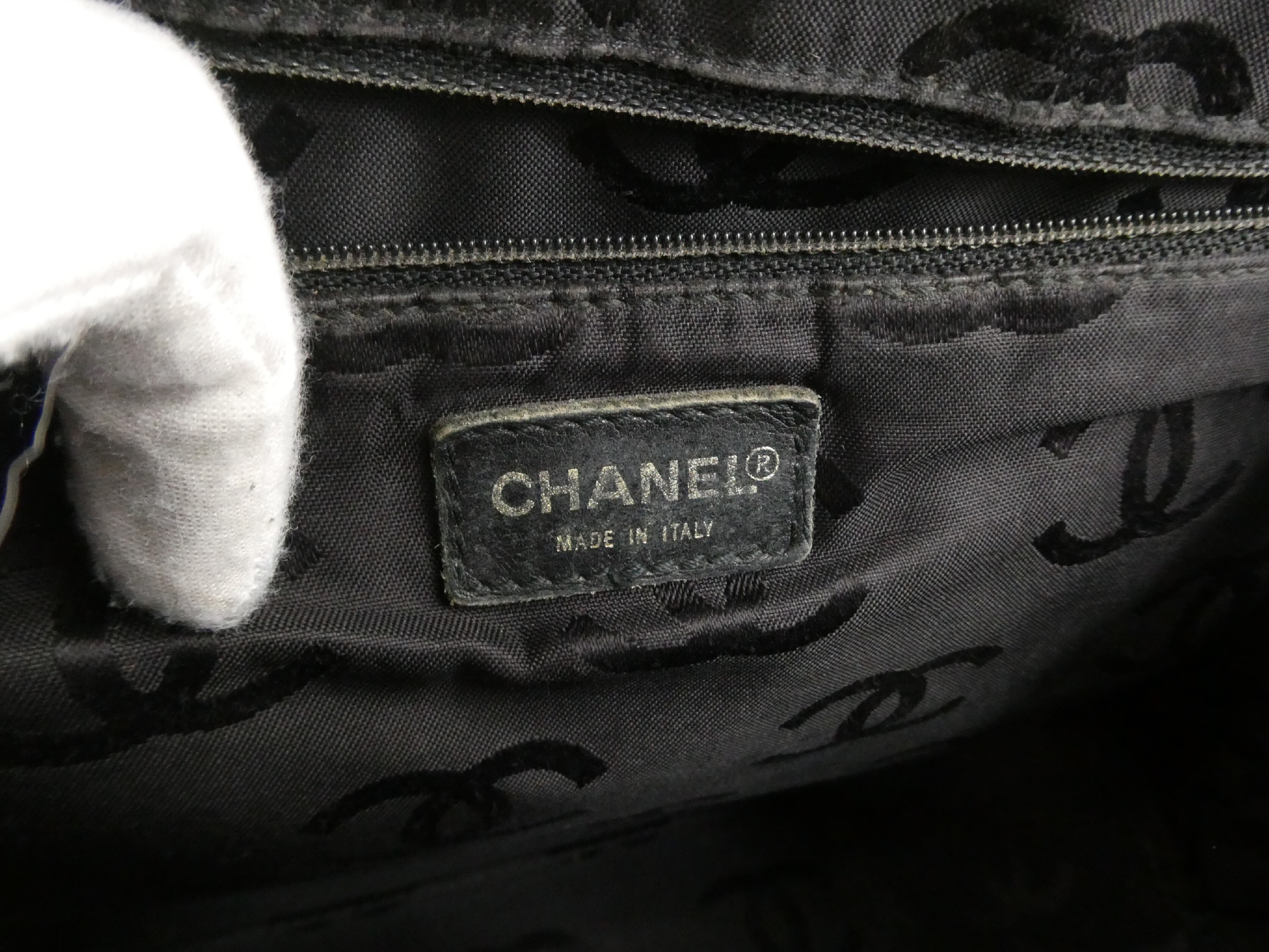 Wild Stitch Matelassé Coco Mark Shoulder Bag — view 8