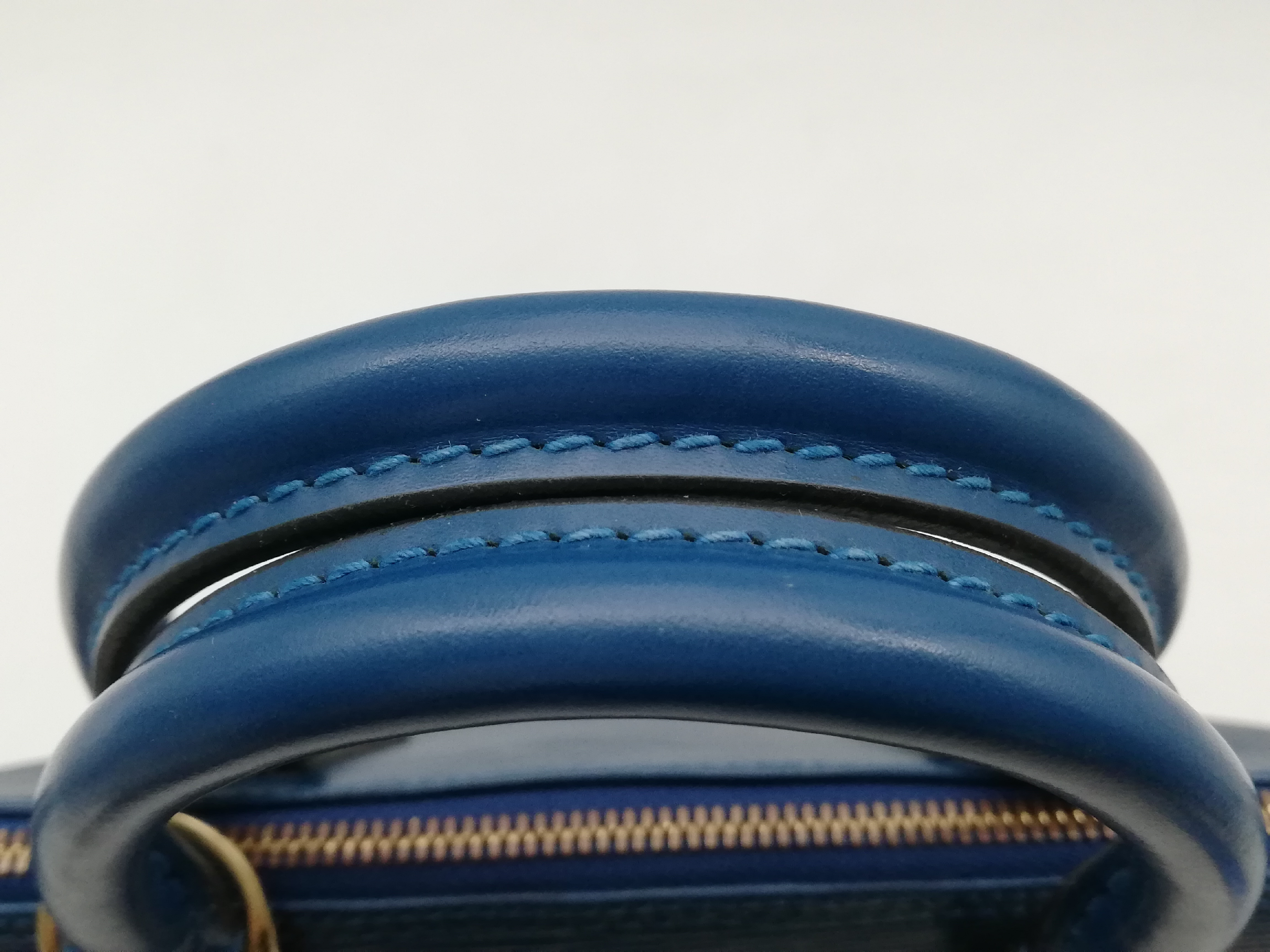 Epi Alma M52145 Handbag — view 11