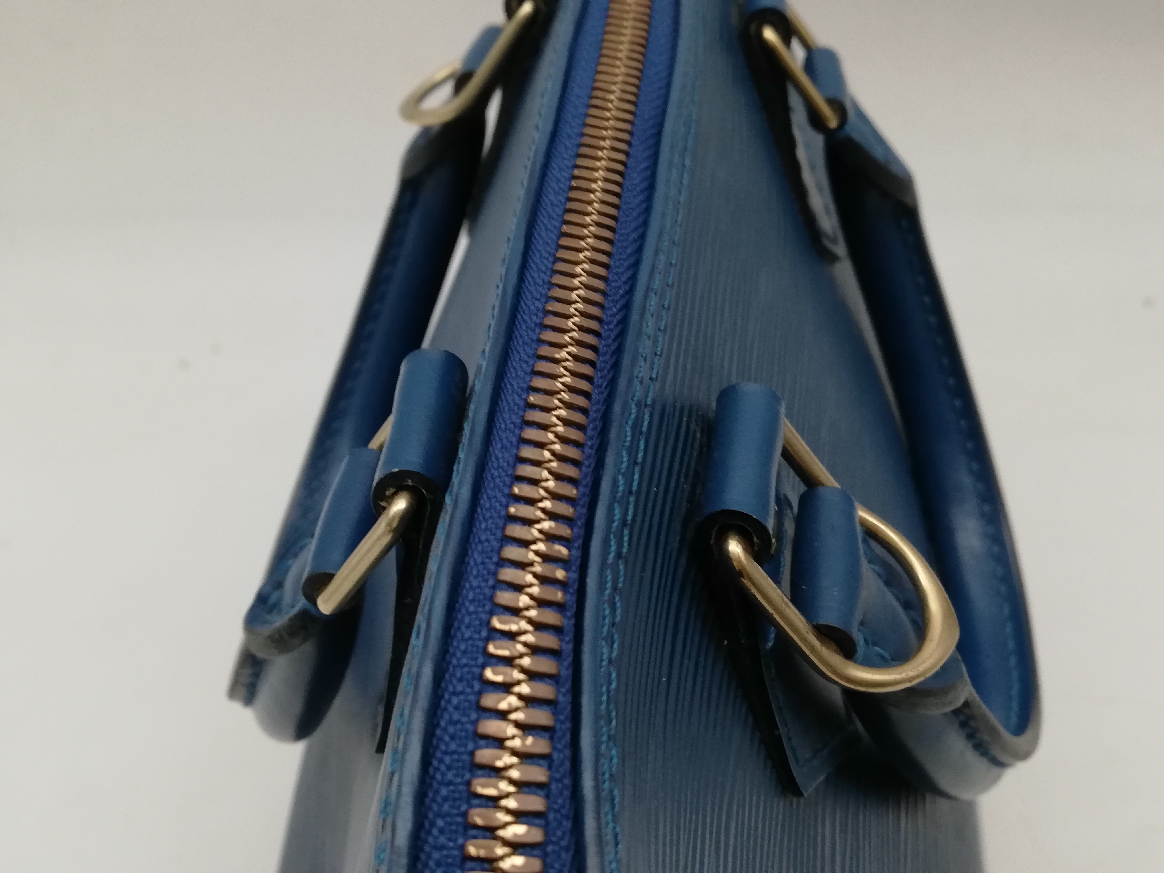 Epi Alma M52145 Handbag — view 7