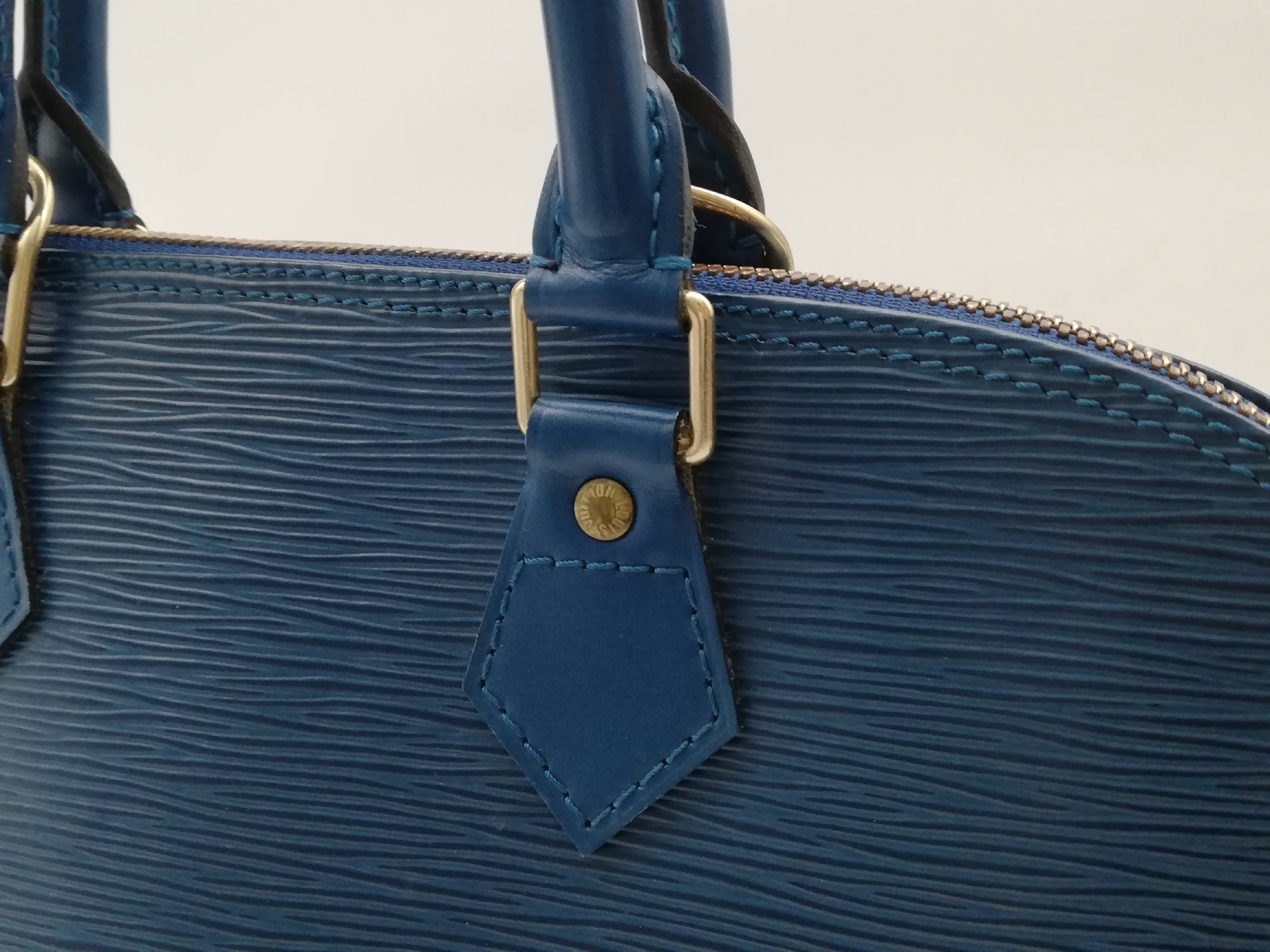 Epi Alma M52145 Handbag — view 8
