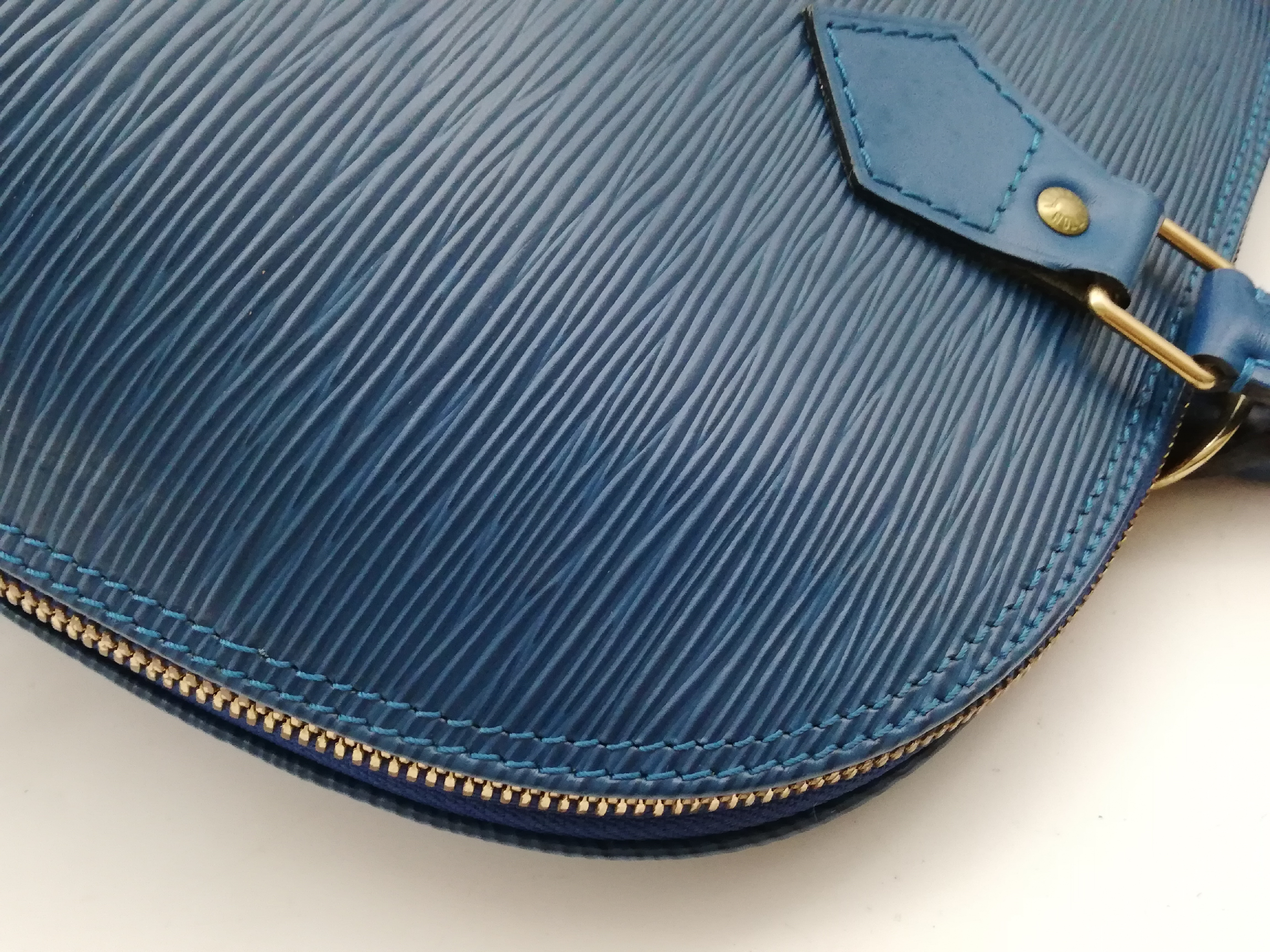 Epi Alma M52145 Handbag — view 9