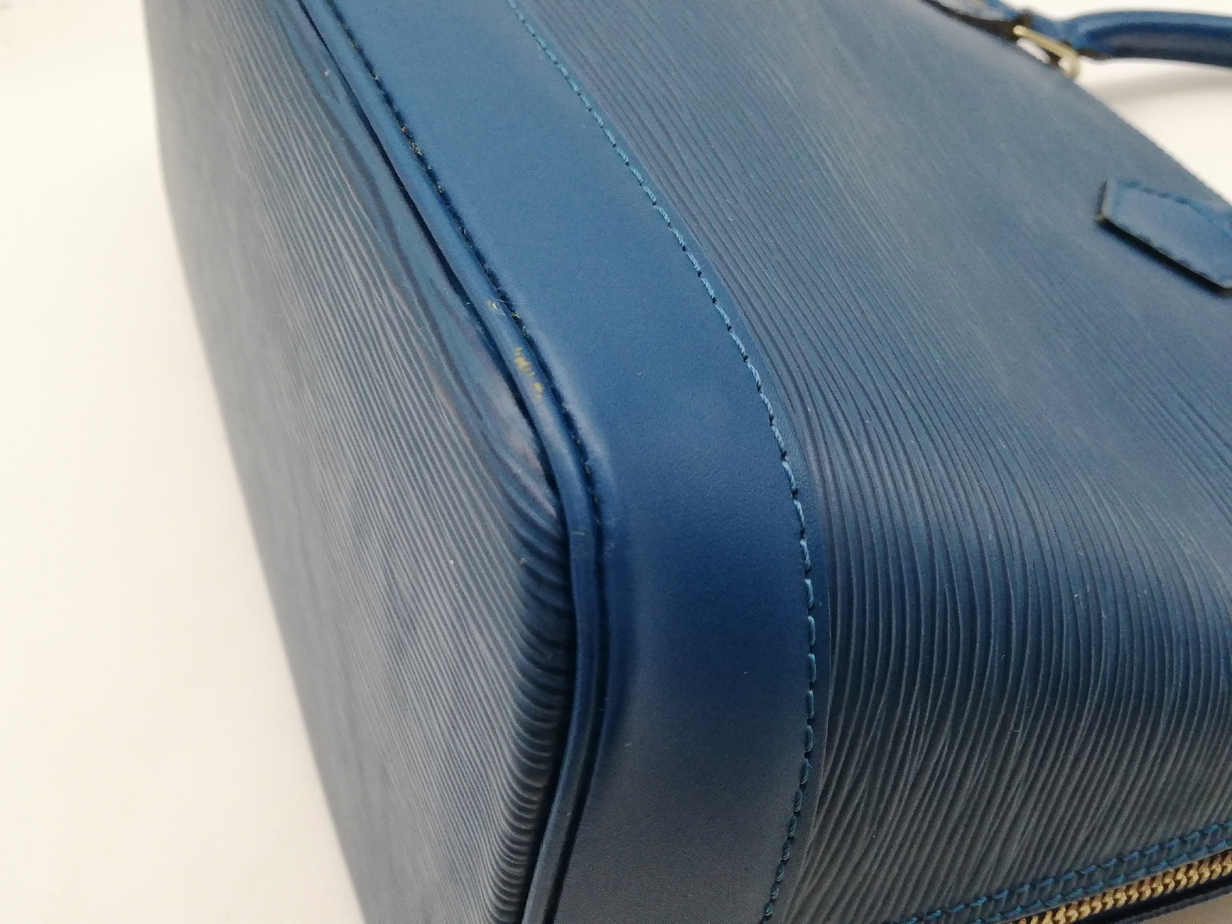 Epi Alma M52145 Handbag — view 10