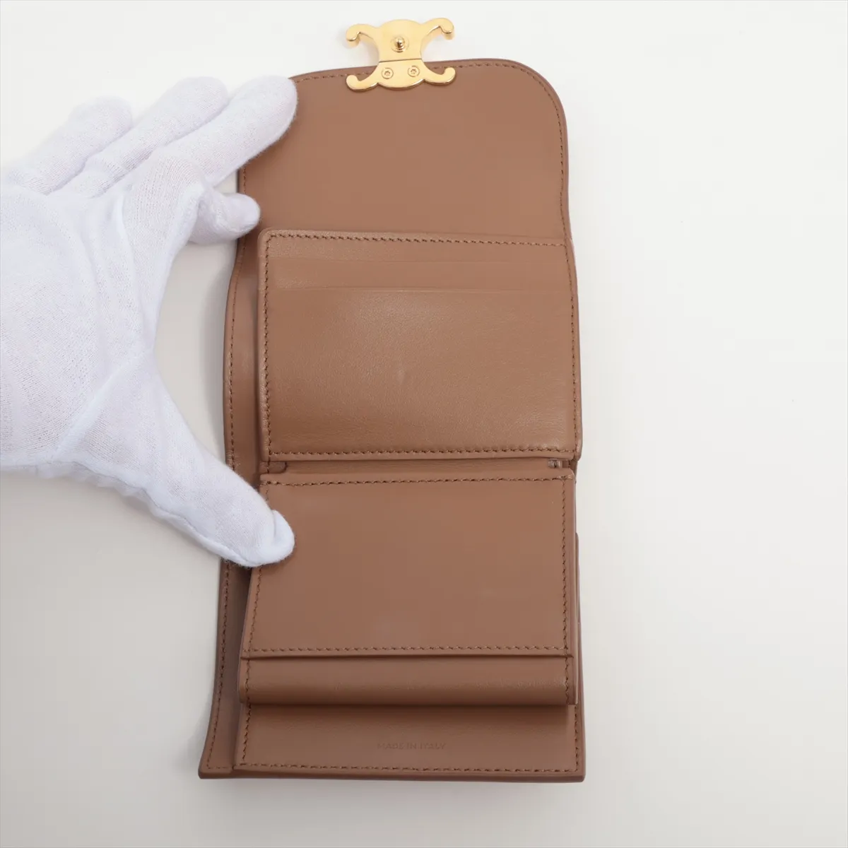 Triomphe Small Flap Wallet Leather Compact Wallet Brown — view 4