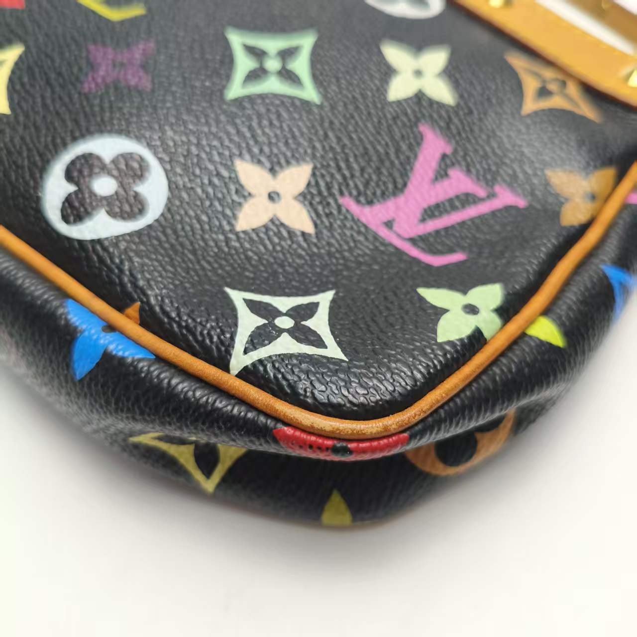 【*Shipped from: China*】LOUIS VUITTON Pochette Accessoires PU Handbag — view 3