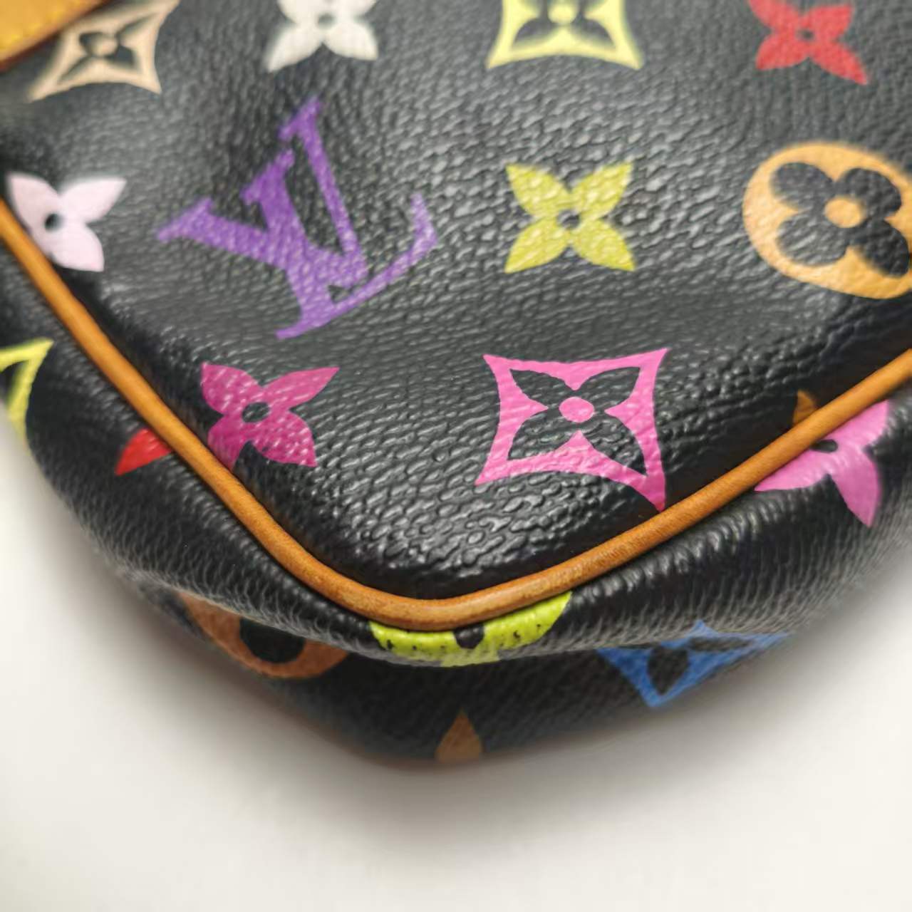 【*Shipped from: China*】LOUIS VUITTON Pochette Accessoires PU Handbag — view 4