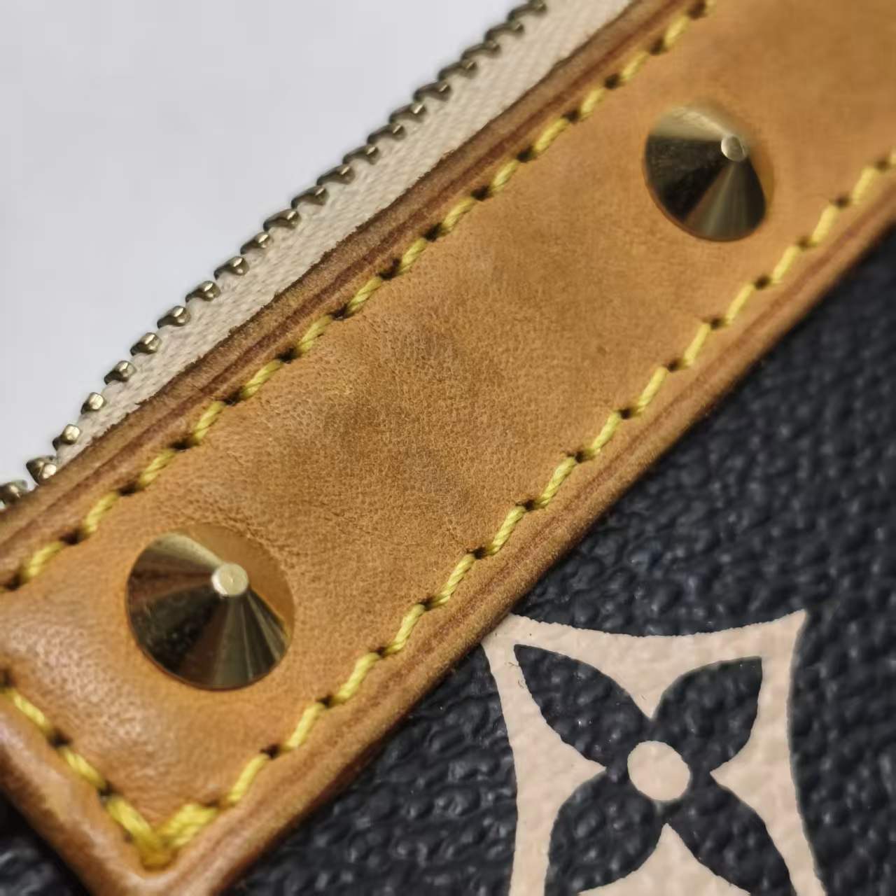 【*Shipped from: China*】LOUIS VUITTON Pochette Accessoires PU Handbag — view 9