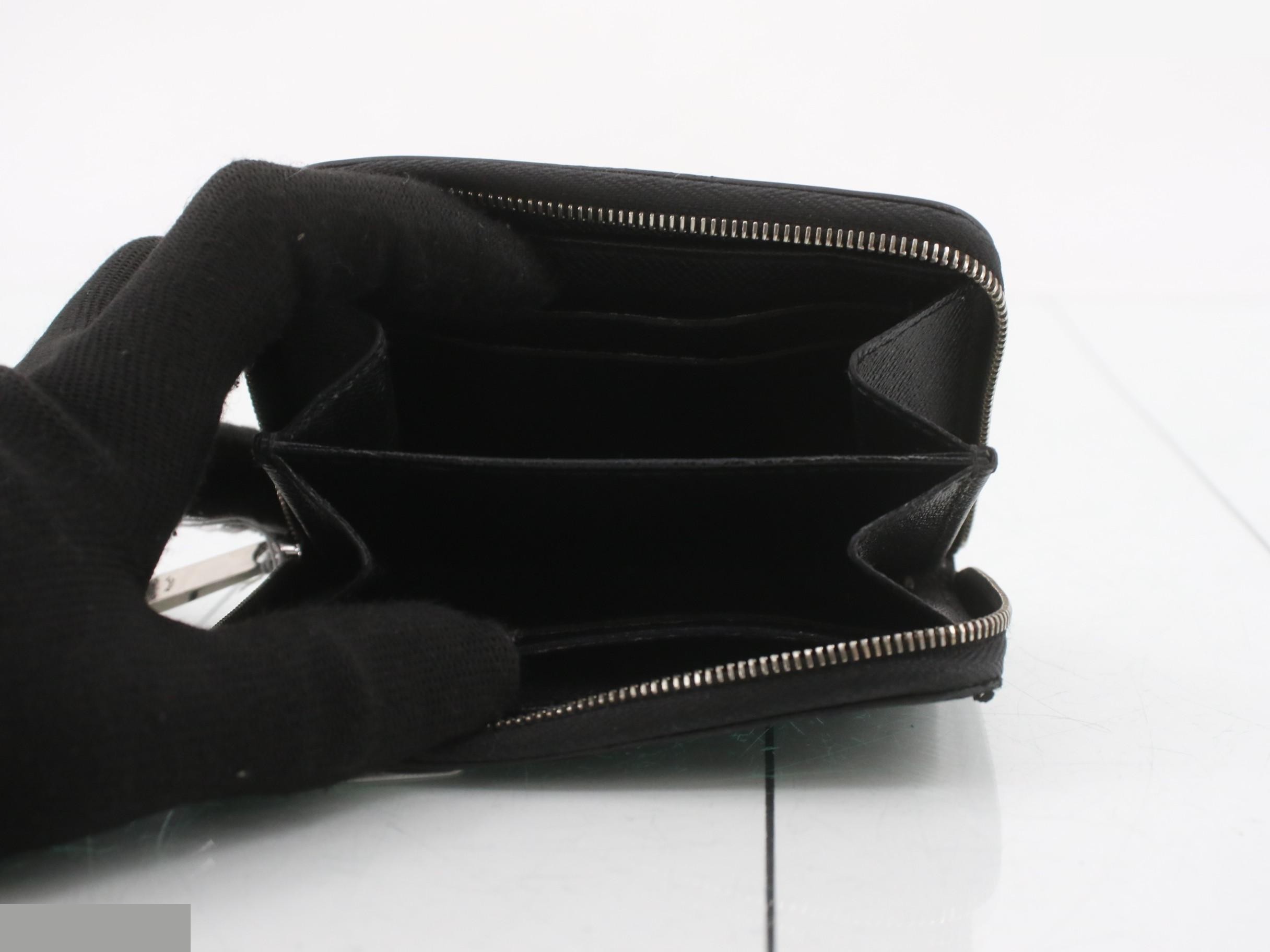 Epi coin case — view 4
