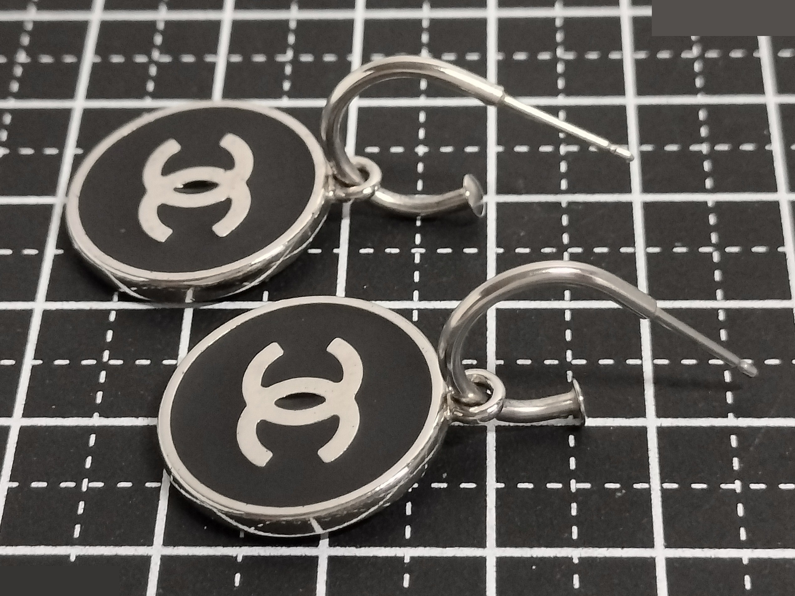 Coco Black Silver Hoop Earrings 06V — view 5