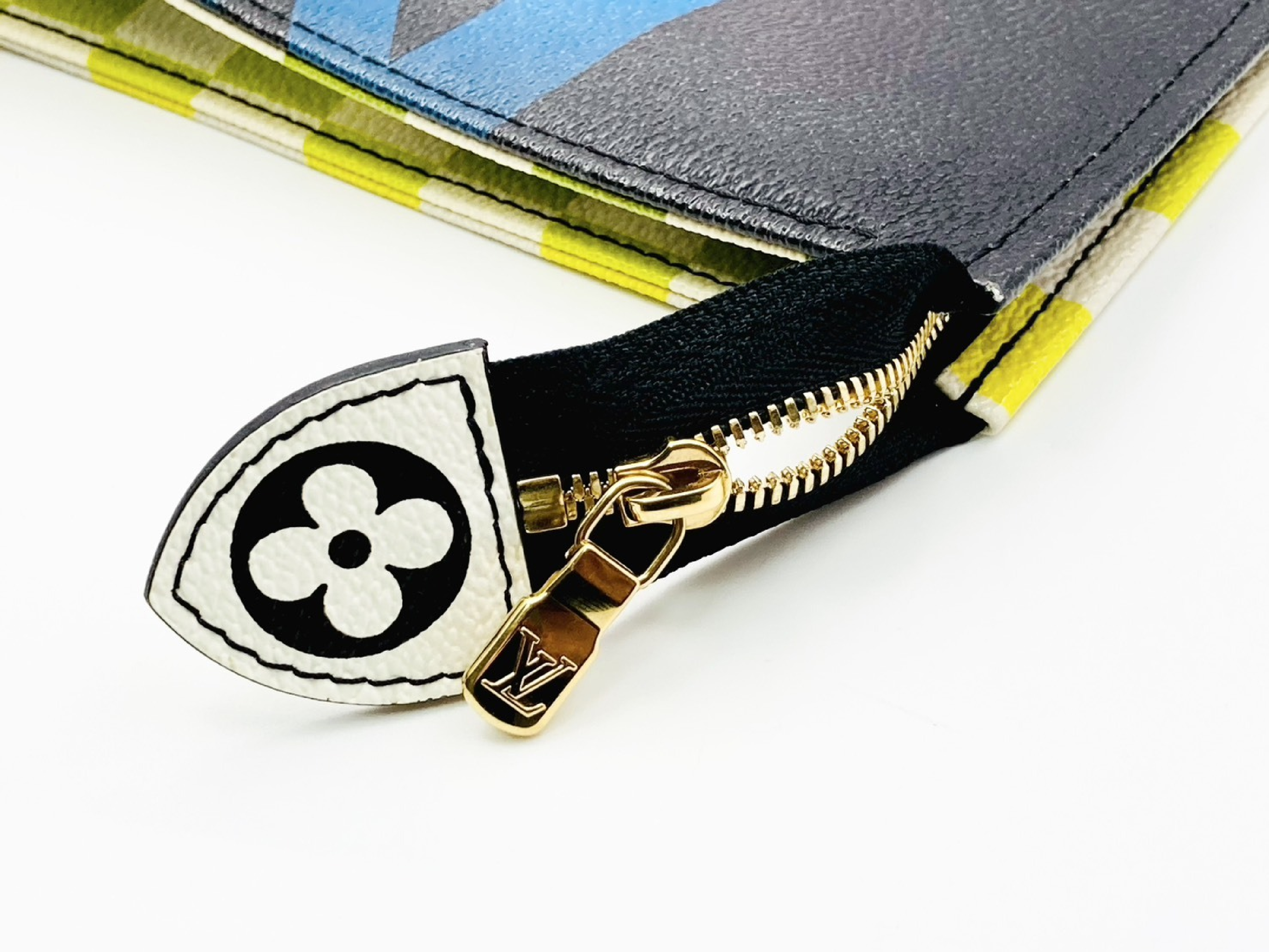 M51230 Lace Line Pochette Toilette 26 Multicolor DU3196 Clutch Bag — view 4