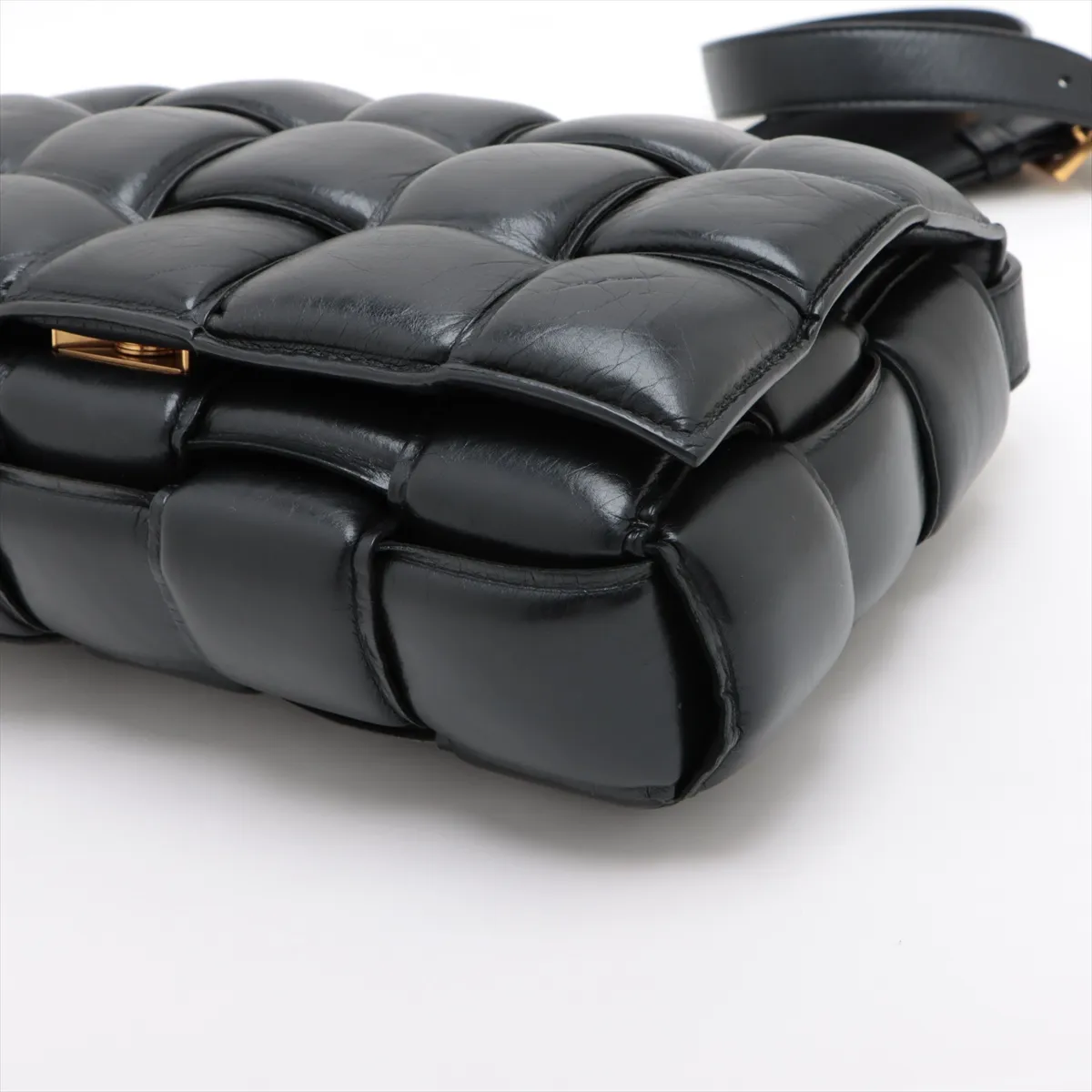 Maxi Intrecciato Padette Cassette Leather Shoulder Bag Black — view 3