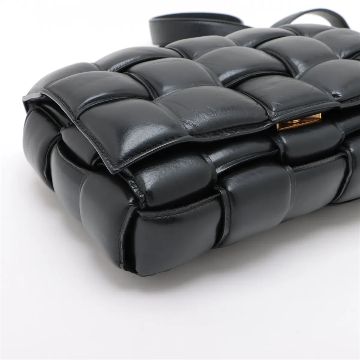 Maxi Intrecciato Padette Cassette Leather Shoulder Bag Black — view 4