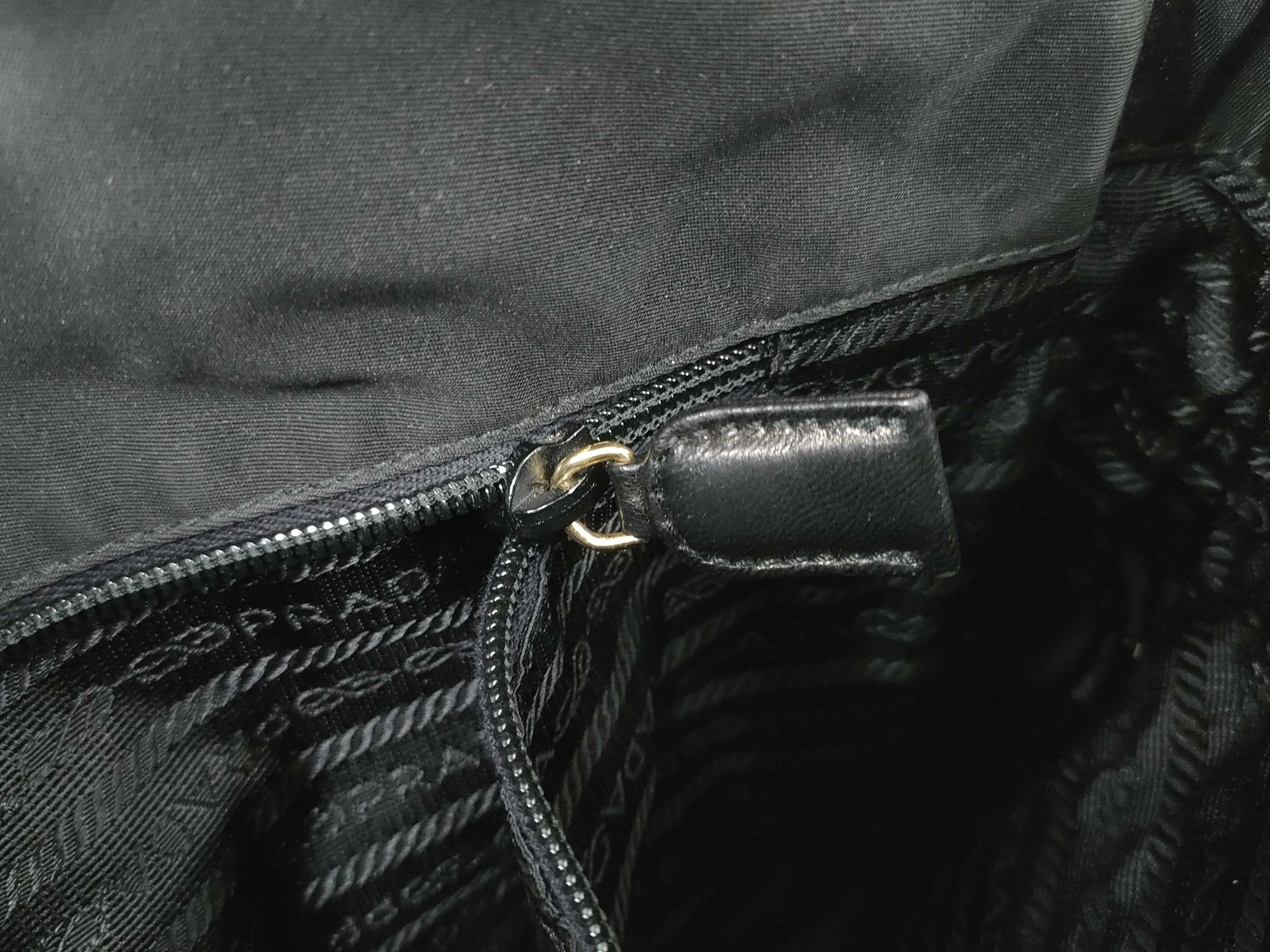 nylon chain tote bag with triangular logo. — view 12