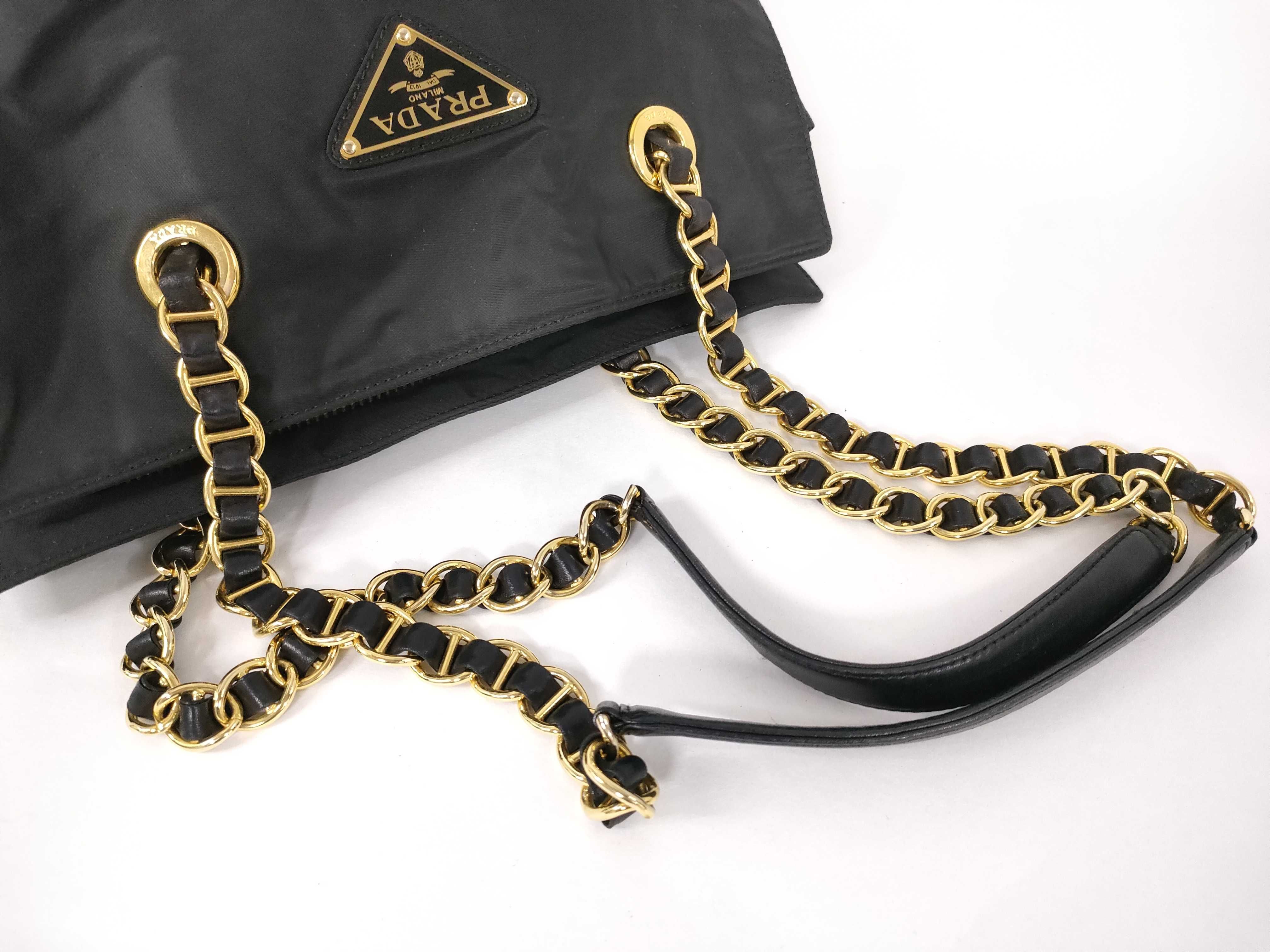 nylon chain tote bag with triangular logo. — view 3