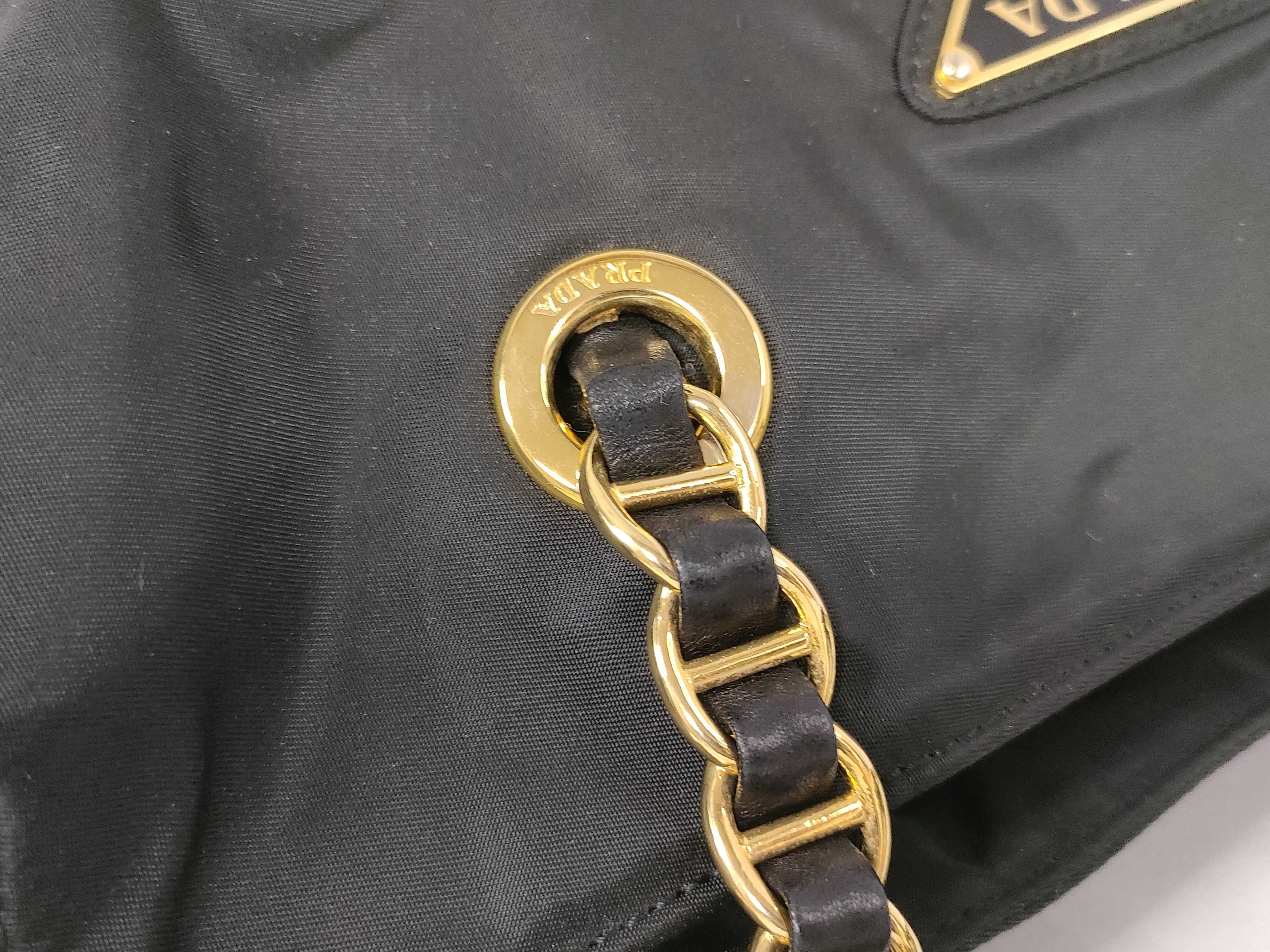 nylon chain tote bag with triangular logo. — view 5