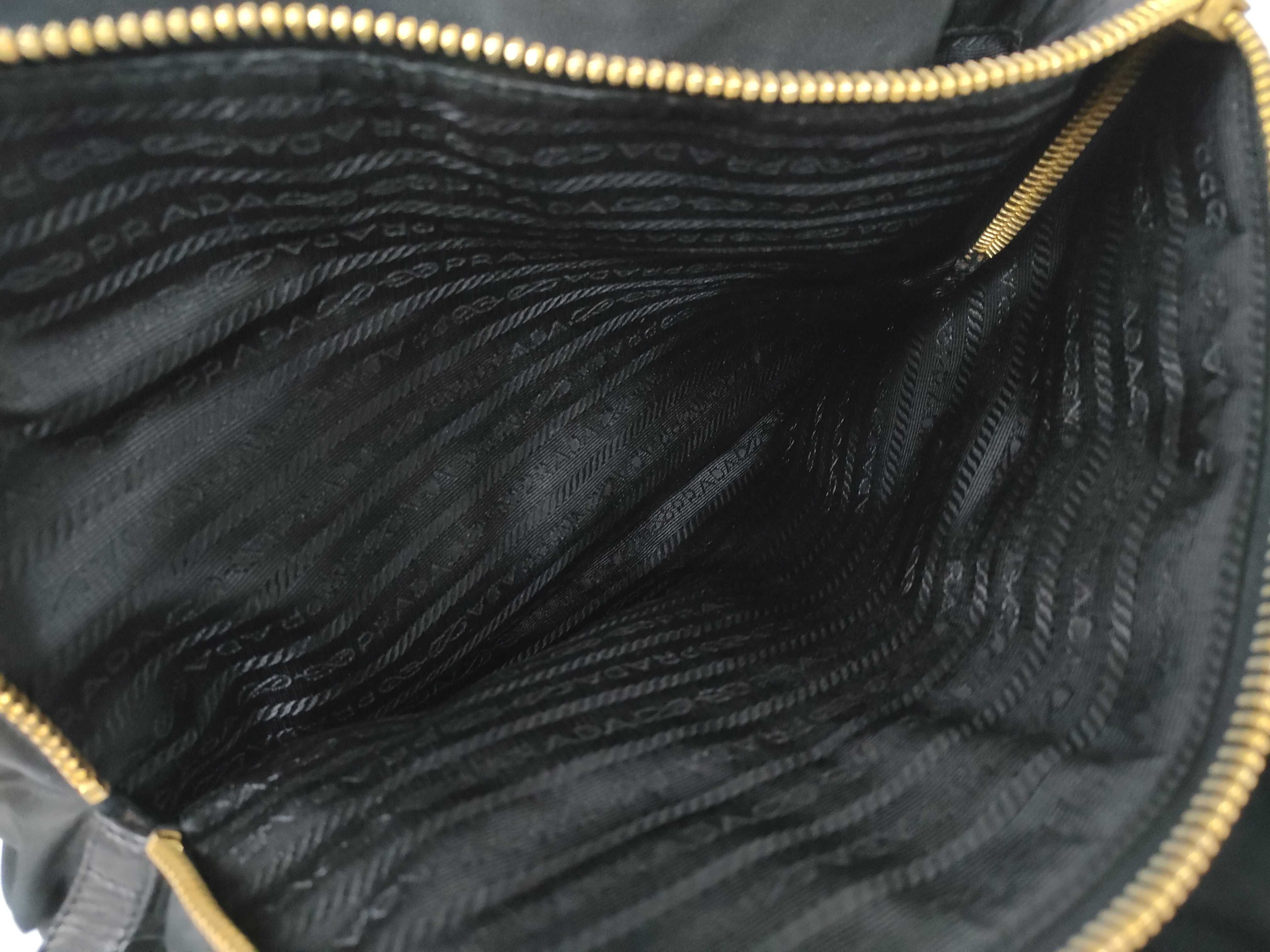 nylon chain tote bag with triangular logo. — view 10
