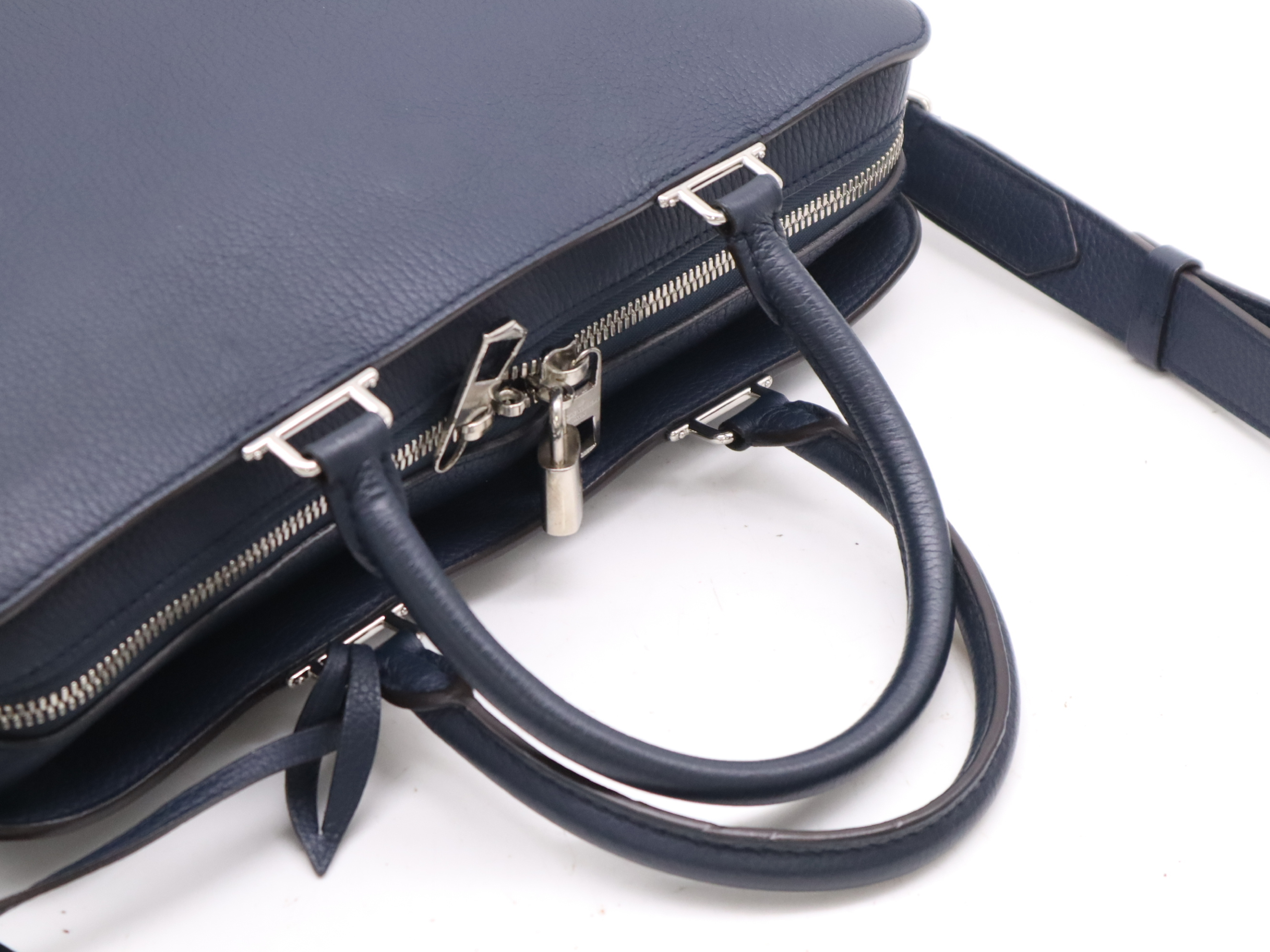 M42681 Taurillon Armand Briefcase MM Handbag with shoulder strap, cadena, key x 2, and crochet — view 6