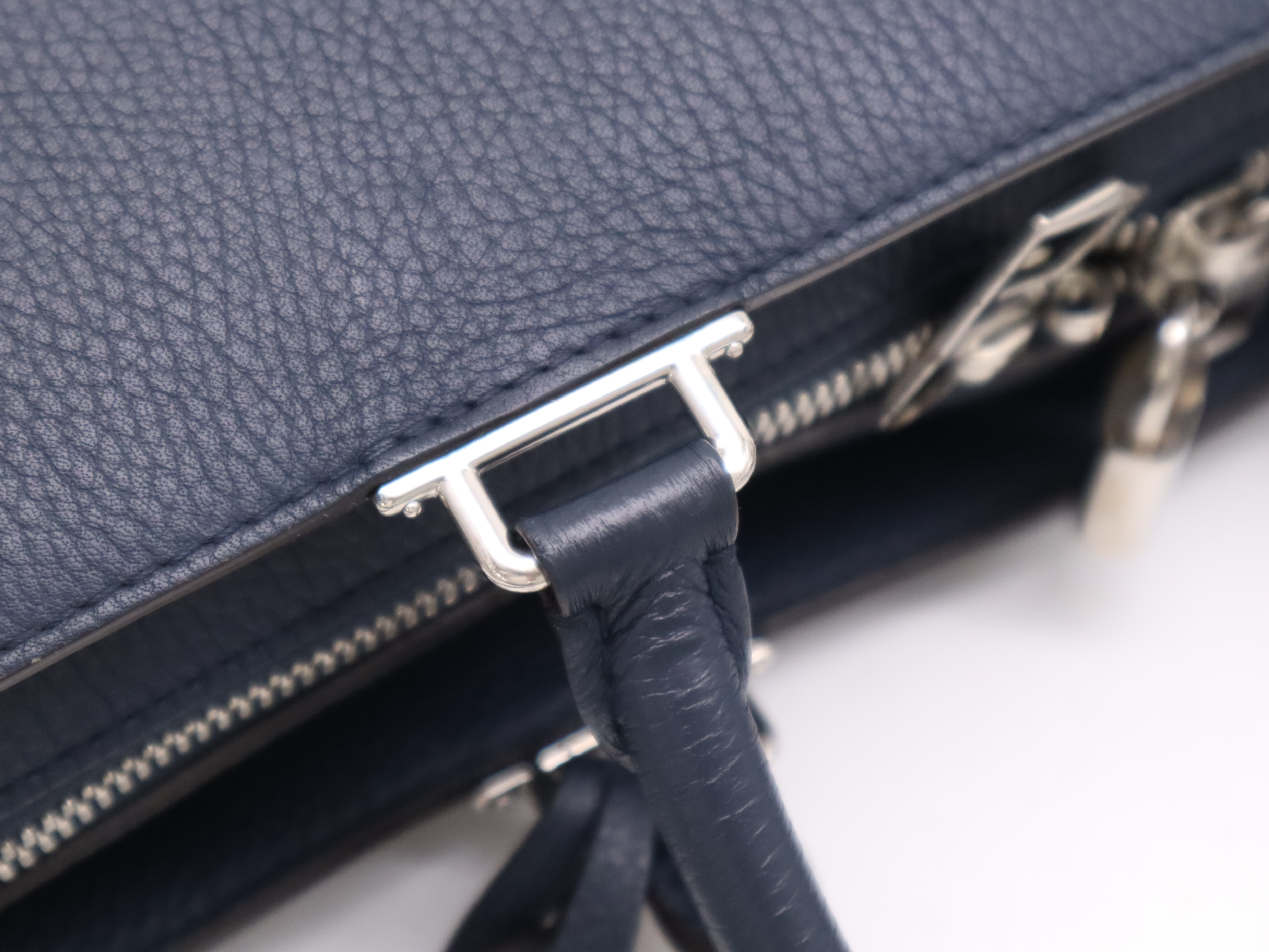 M42681 Taurillon Armand Briefcase MM Handbag with shoulder strap, cadena, key x 2, and crochet — view 7