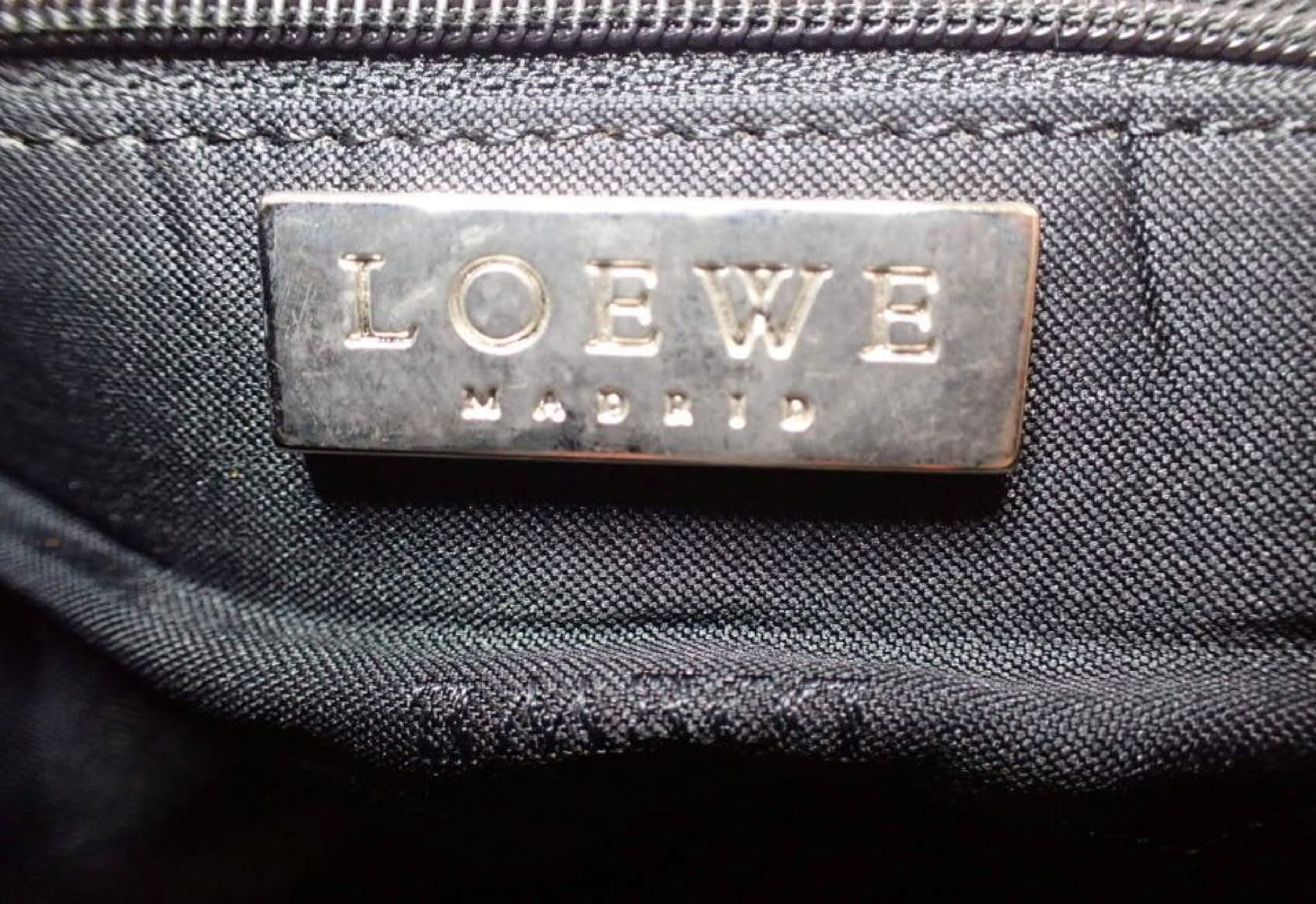 Anagram Leather Shoulder Bag — view 6
