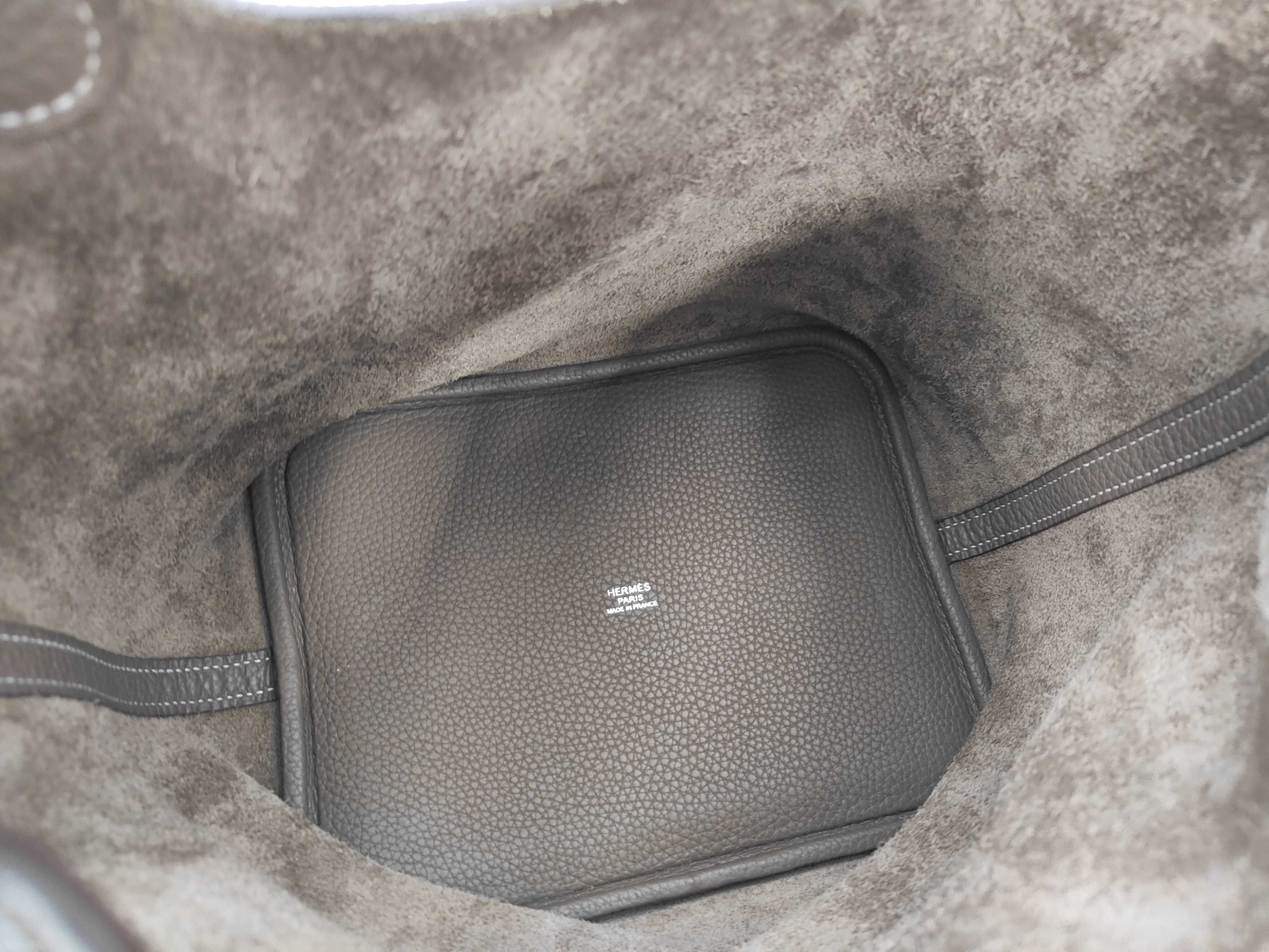 Picotin Lock MM 22 Taurillon Clemence Etoupe Handbag — view 8