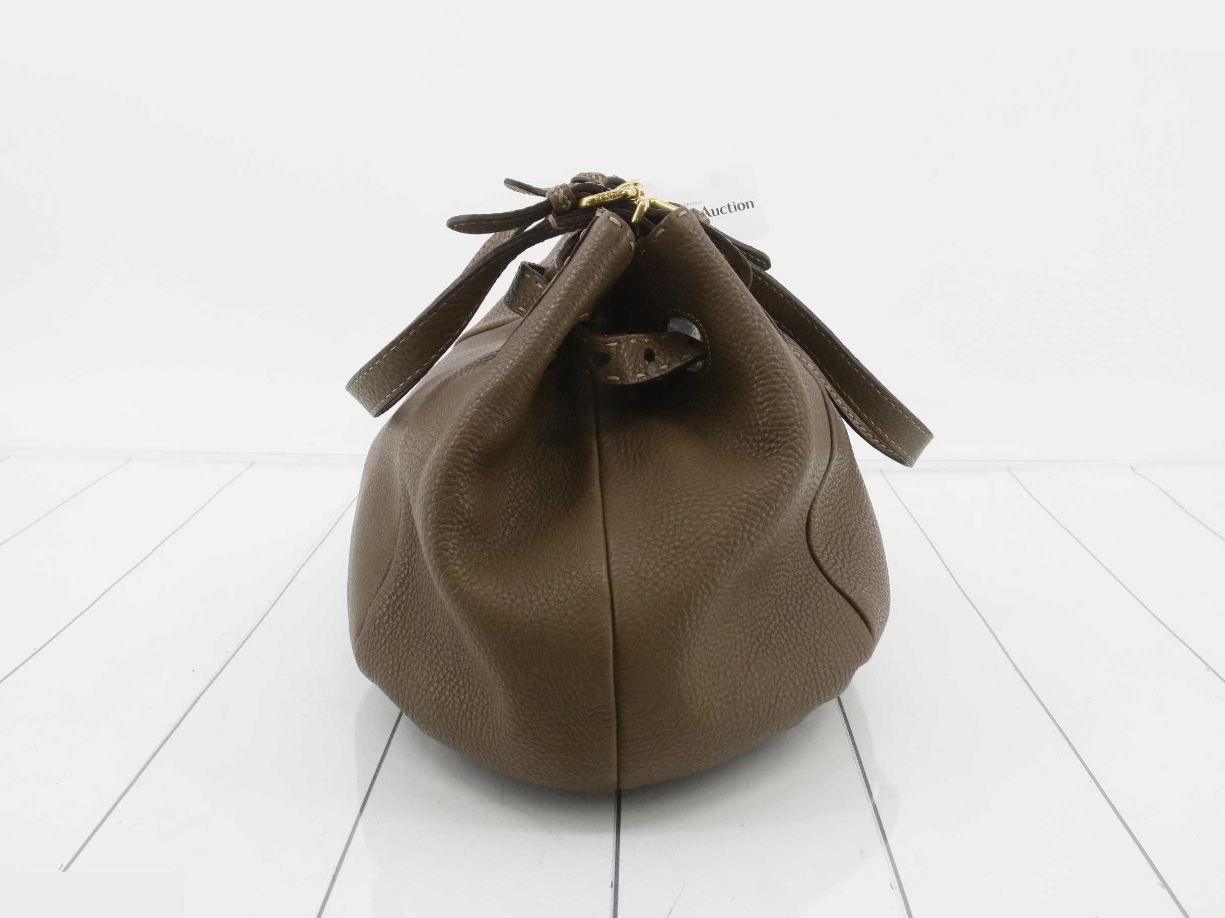 handbag — view 4