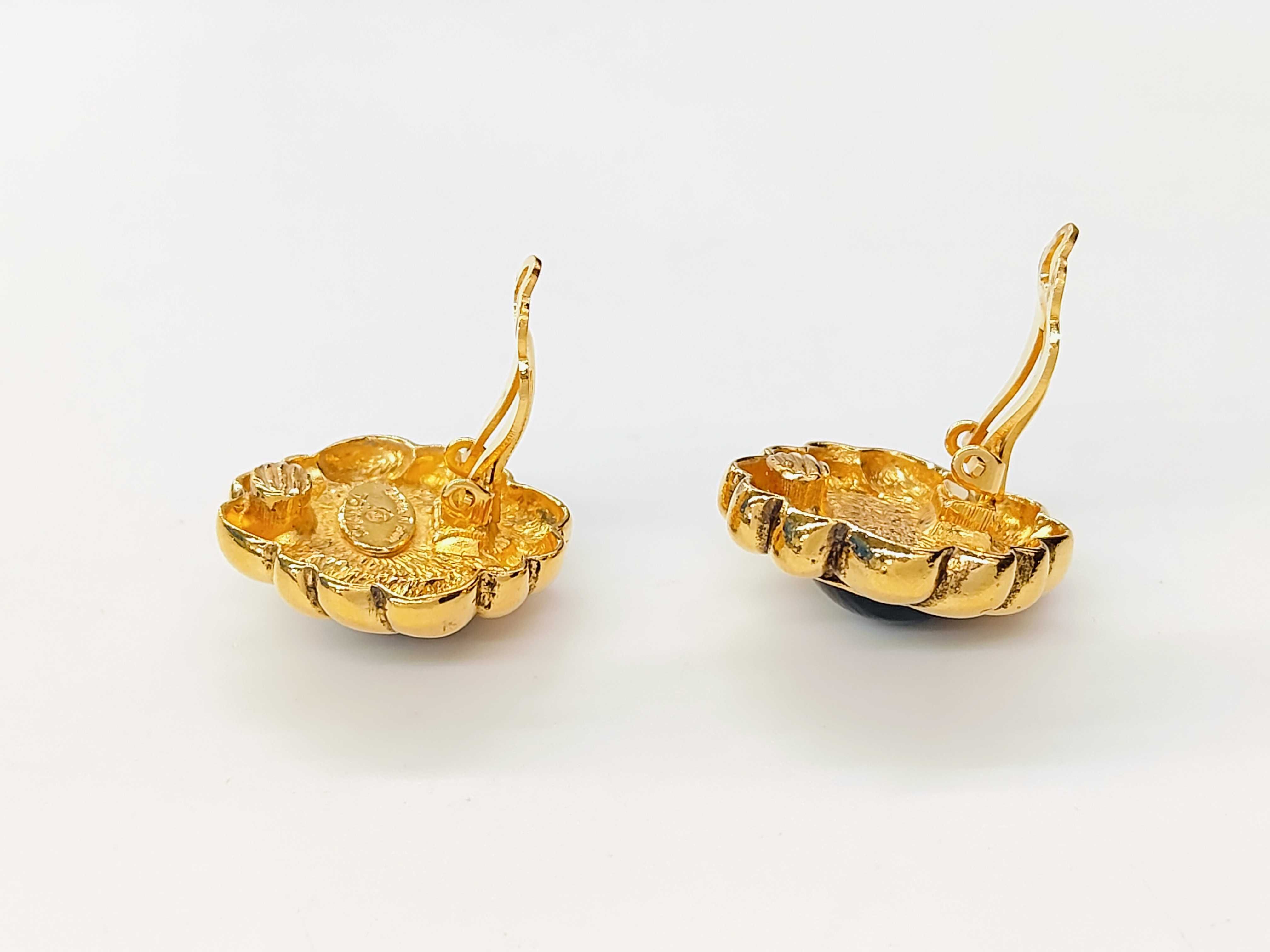 earrings — view 3