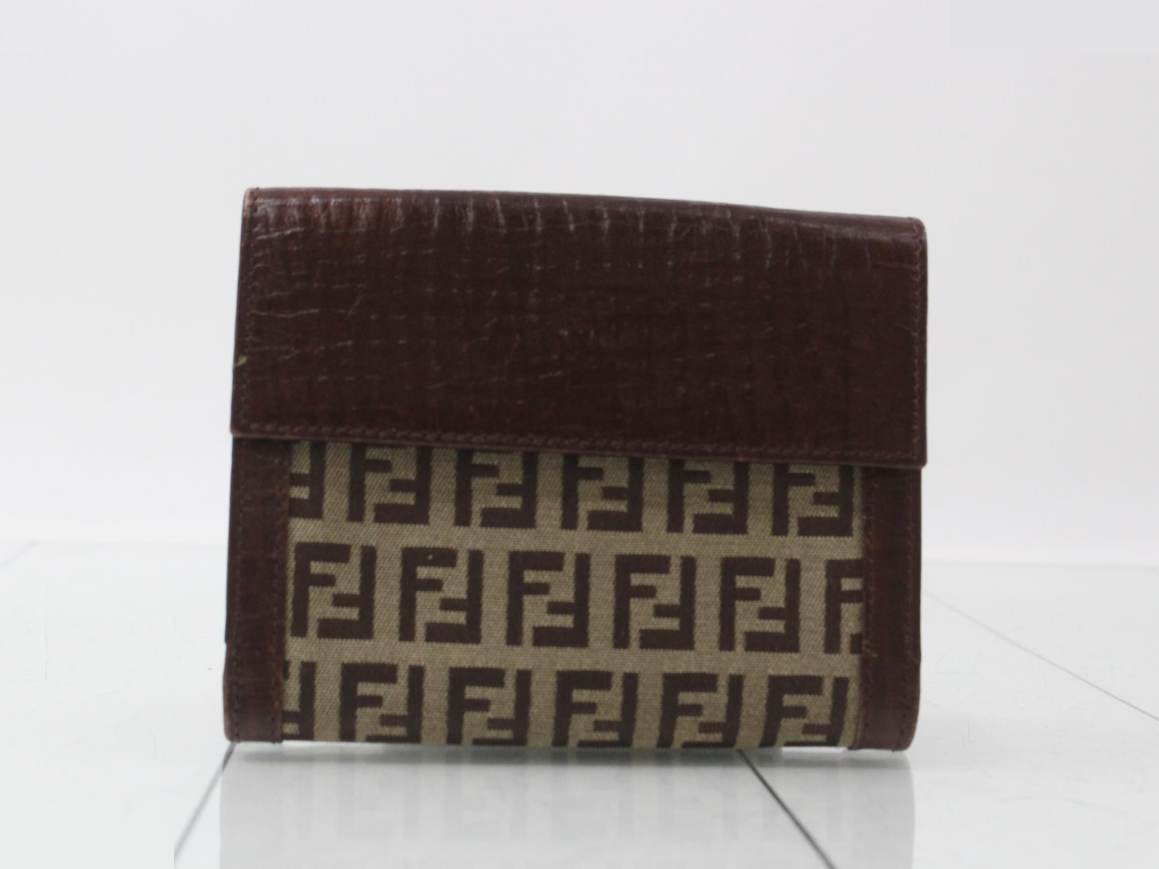 Zucchino FF Metal Fitting Double Snap Closure Folding Wallet Compact Wallet — view 2