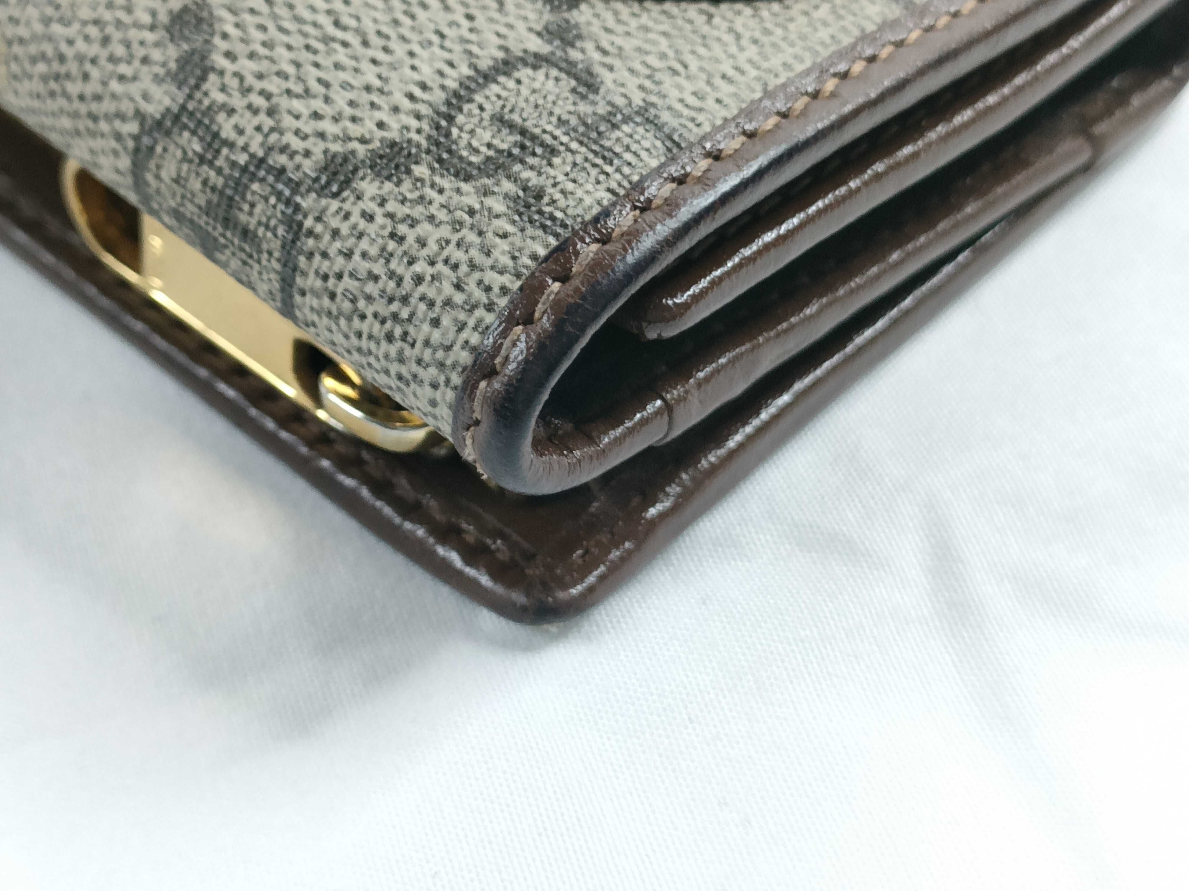 wallet — view 3