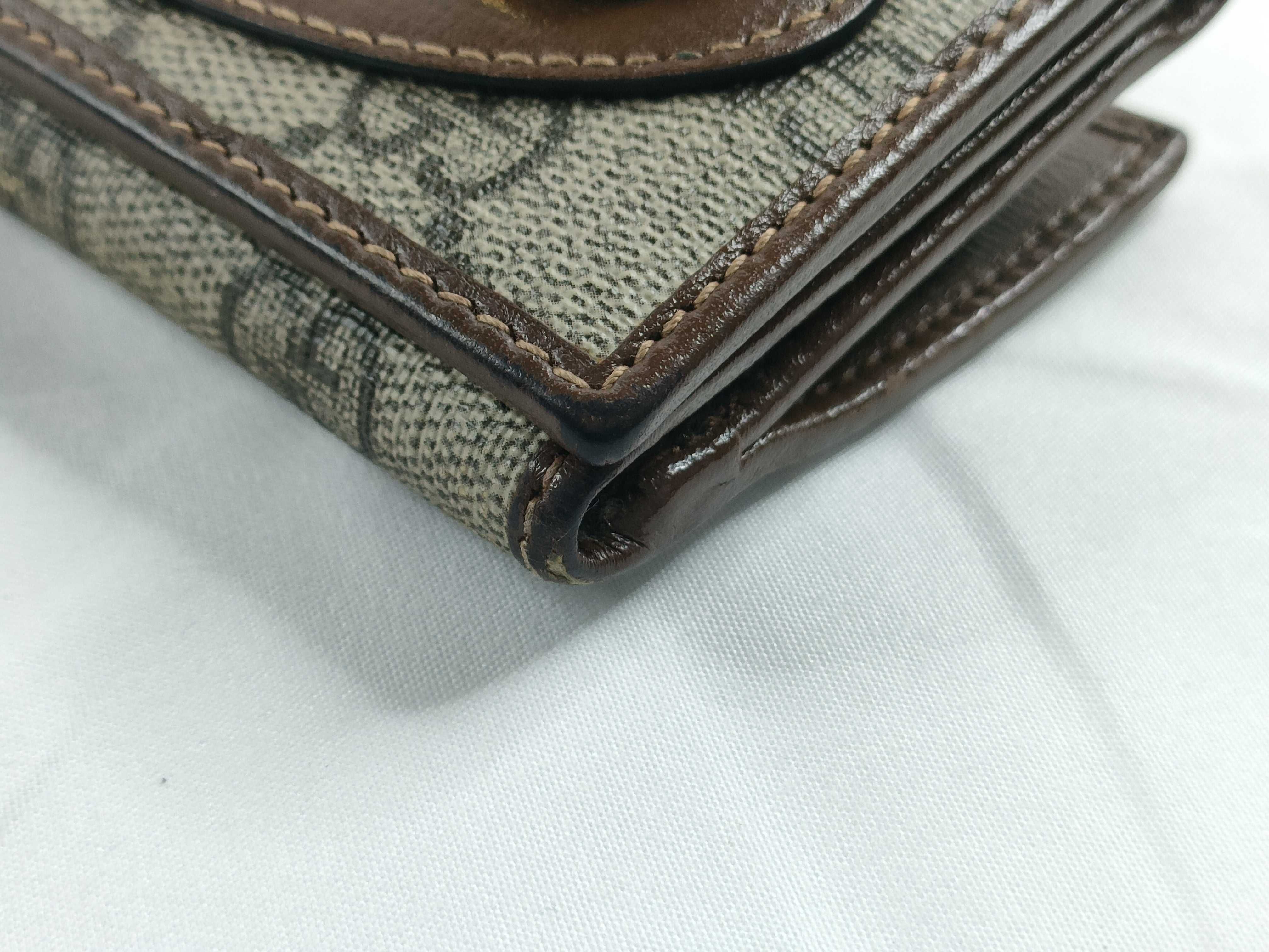 wallet — view 4