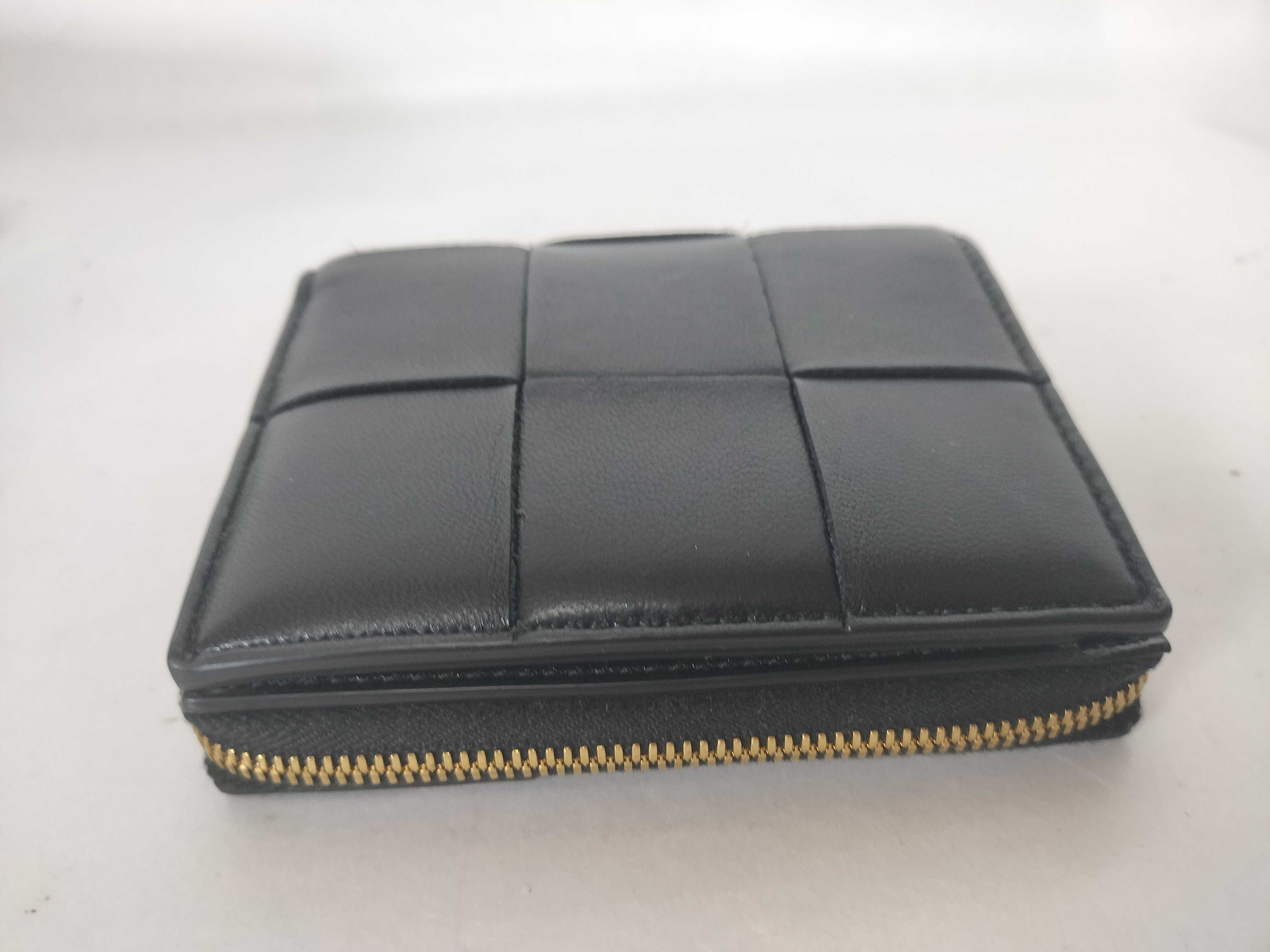 Intrecciato Maxi Intrecciato Cassette Leather Compact Wallet — view 4
