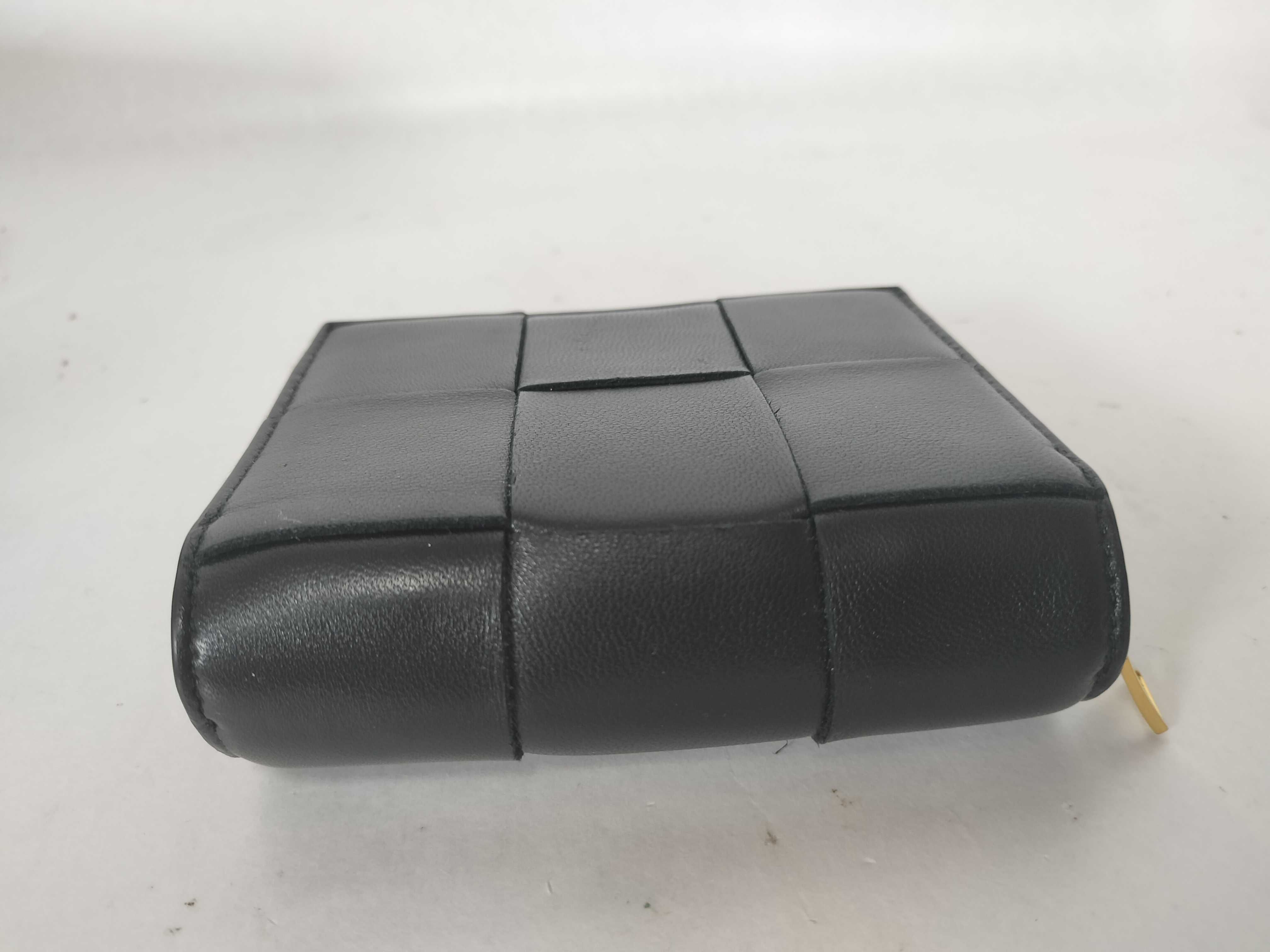 Intrecciato Maxi Intrecciato Cassette Leather Compact Wallet — view 5