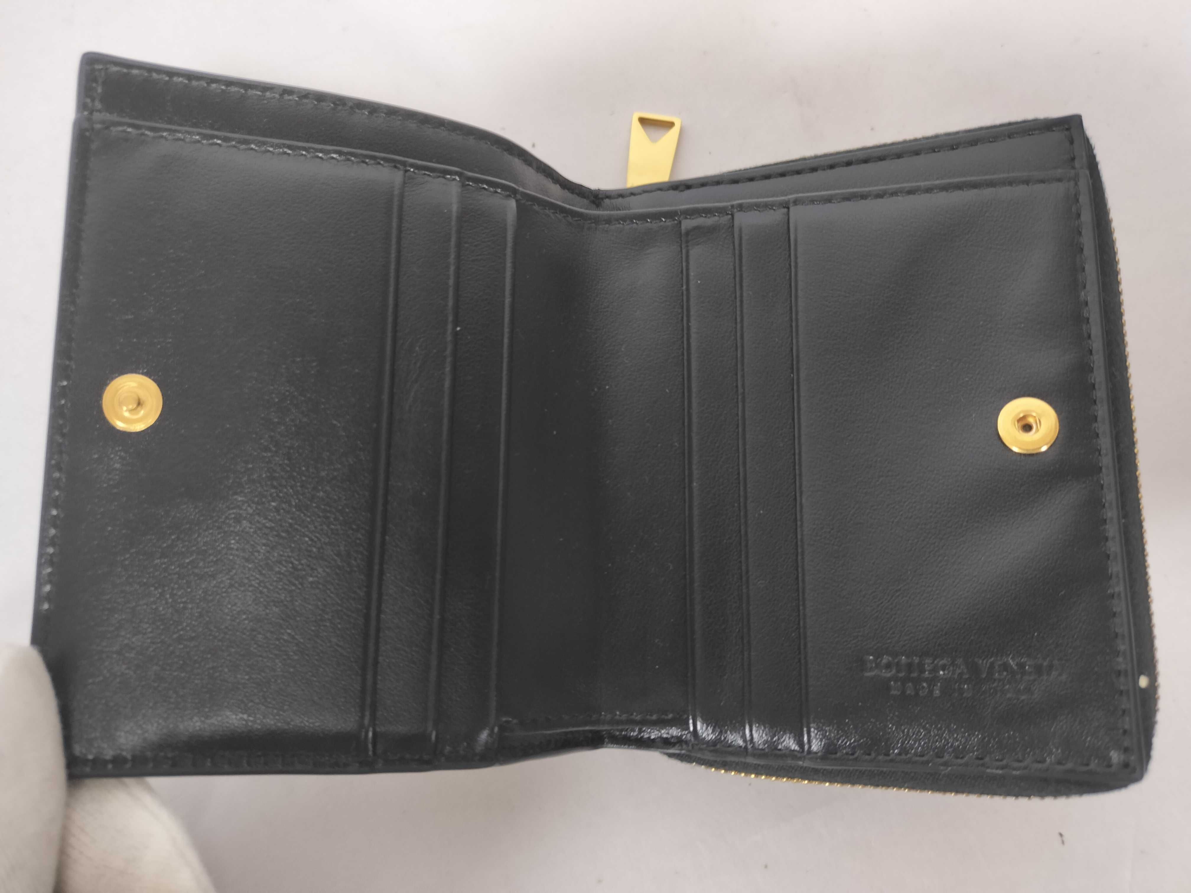 Intrecciato Maxi Intrecciato Cassette Leather Compact Wallet — view 7
