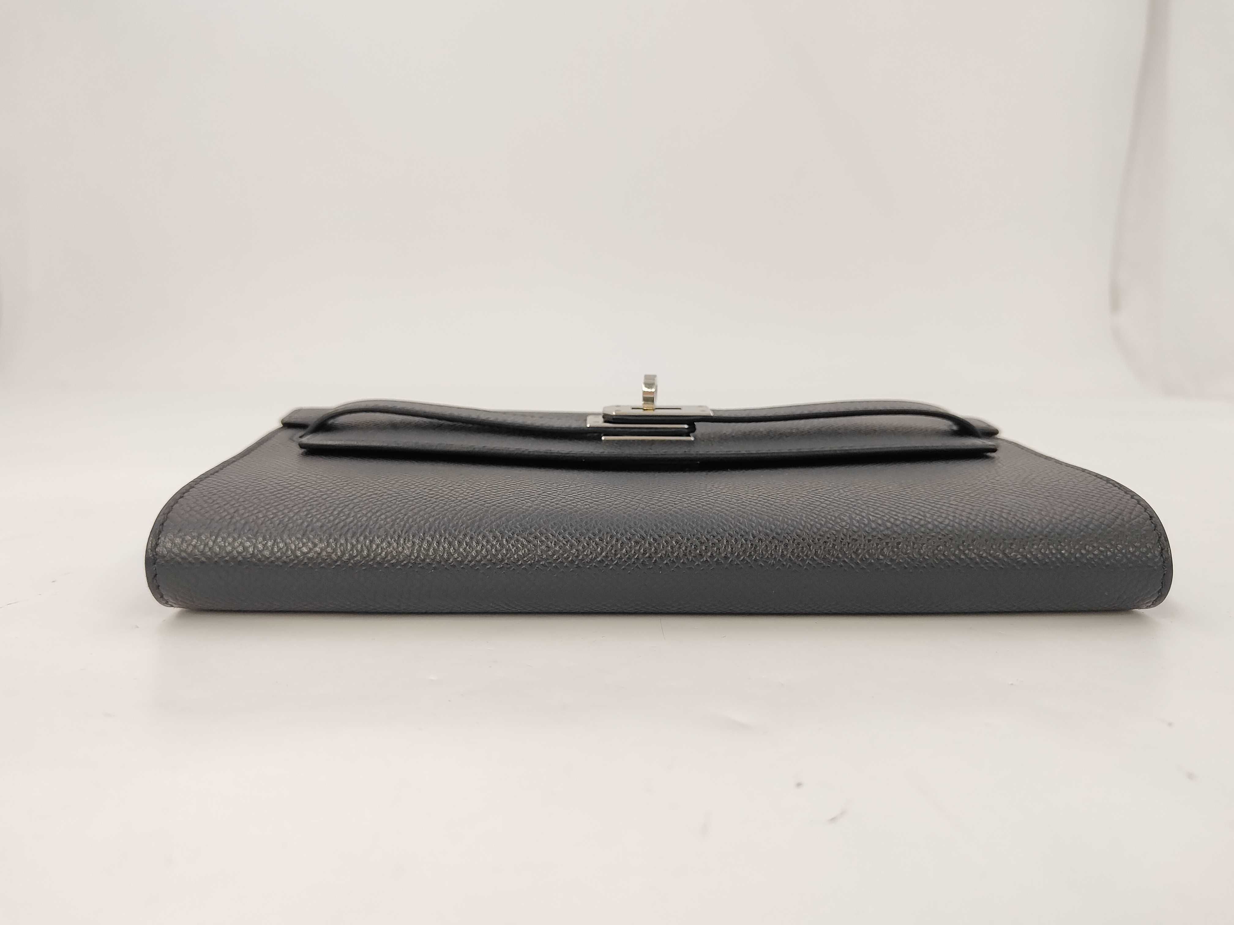 Kelly Wallet To Go, Veau Epsom leather, black, silver hardware, K stamp. — view 3