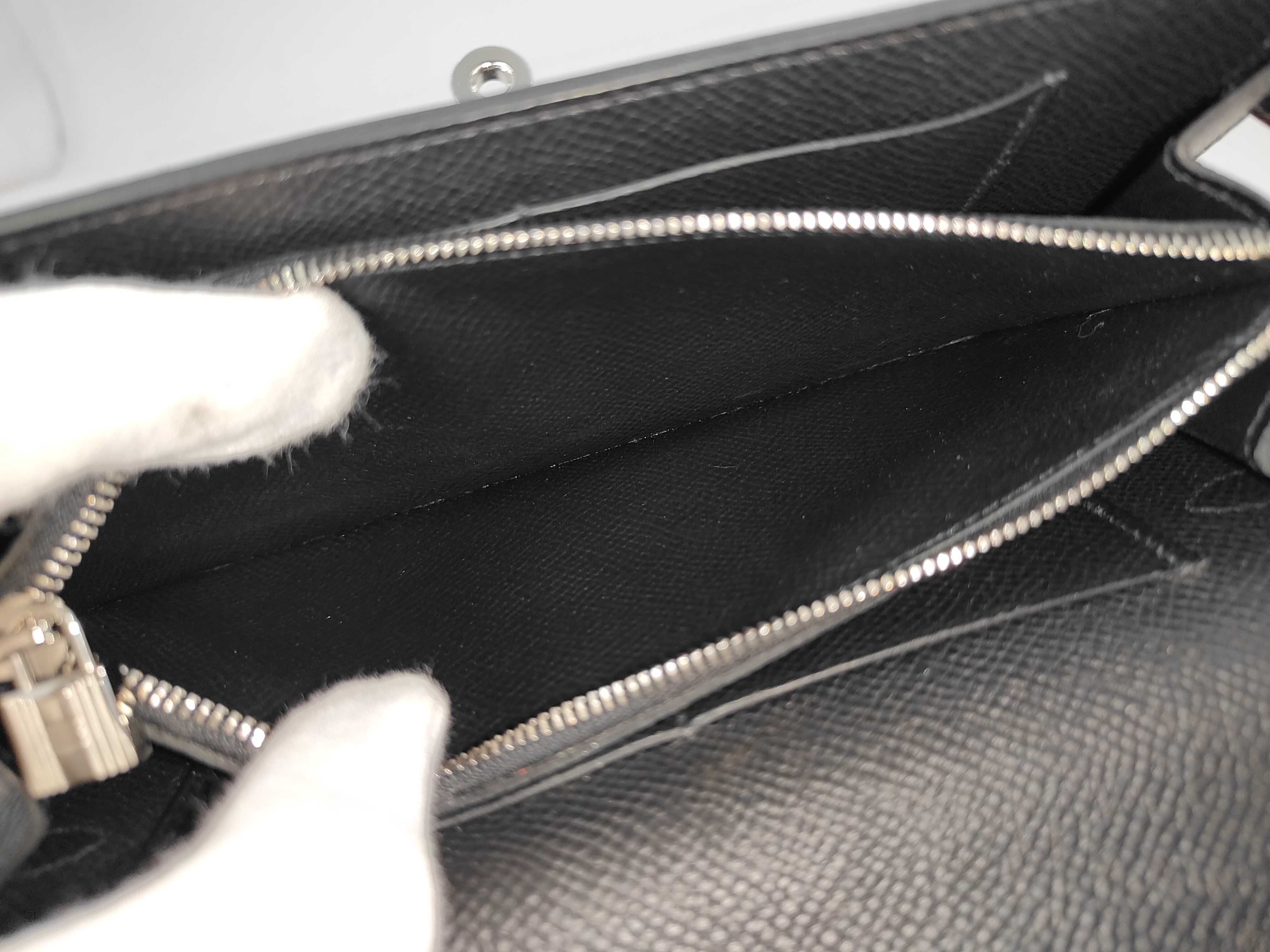 Kelly Wallet To Go, Veau Epsom leather, black, silver hardware, K stamp. — view 6