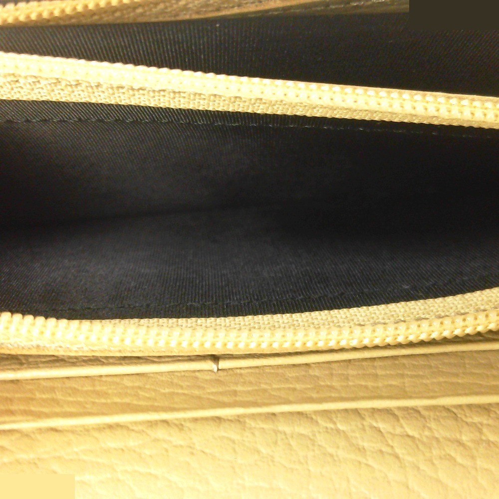 Other lines: Bags and Wallets — view 9