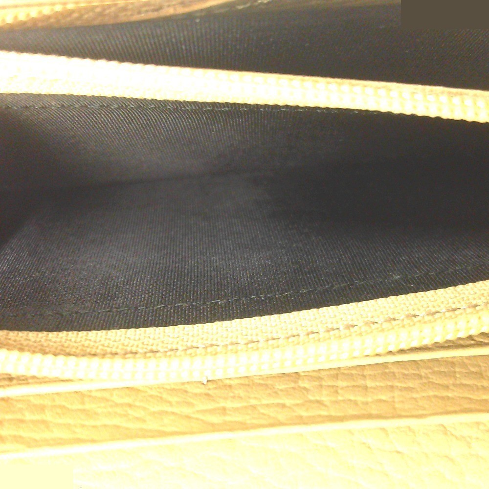 Other lines: Bags and Wallets — view 10