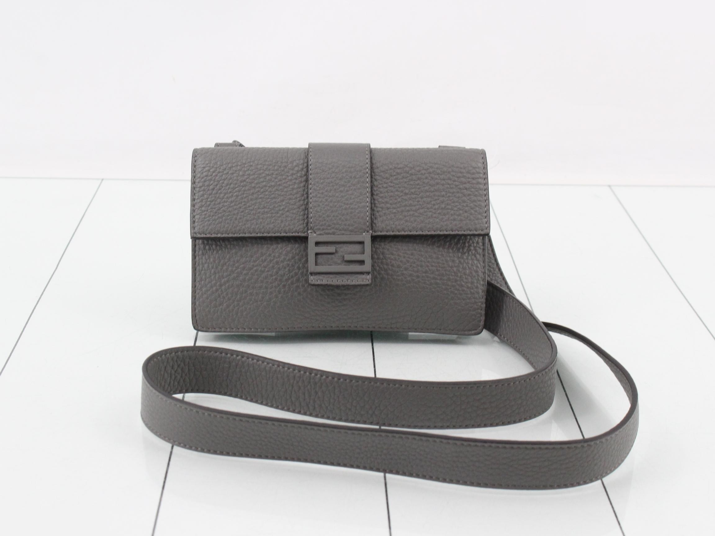 Leather shoulder bag, gray