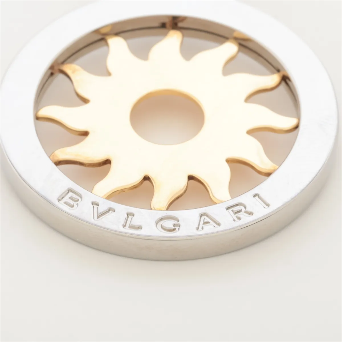 Tondo Sun necklace pendant, 750 (yellow gold) x stainless steel, 11.3g, loose bail. — view 3