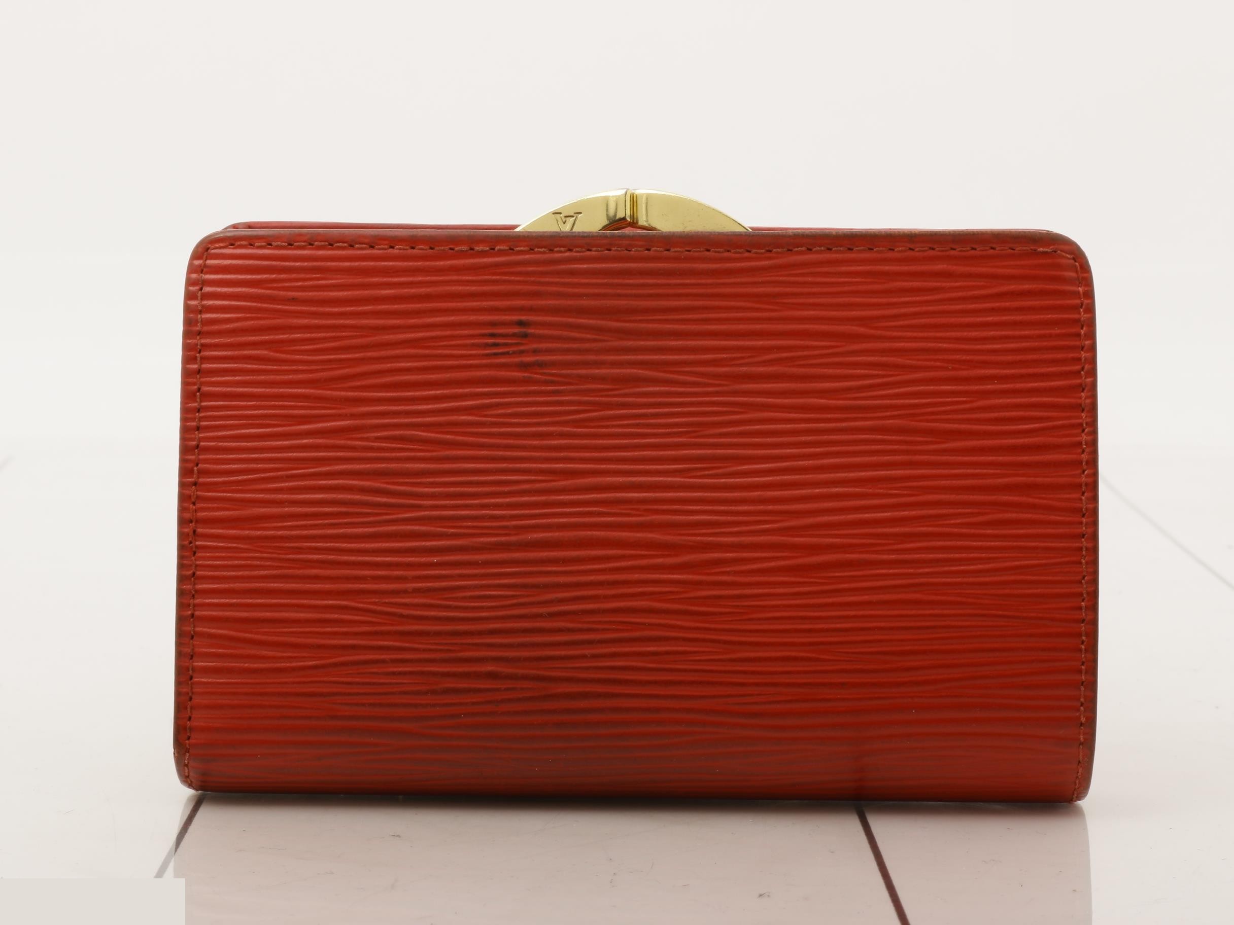 Epi Portemonnaie Viennois Bifold Wallet, Castilian Red — view 2
