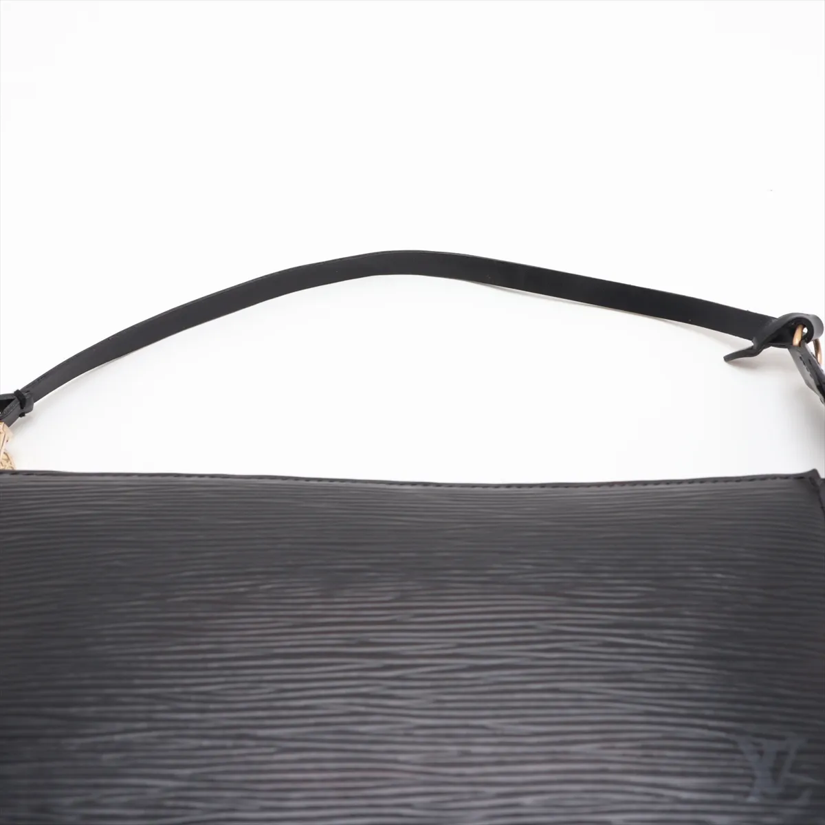 Epi Pochette Accessoires M52942 AR0956 Black — view 6
