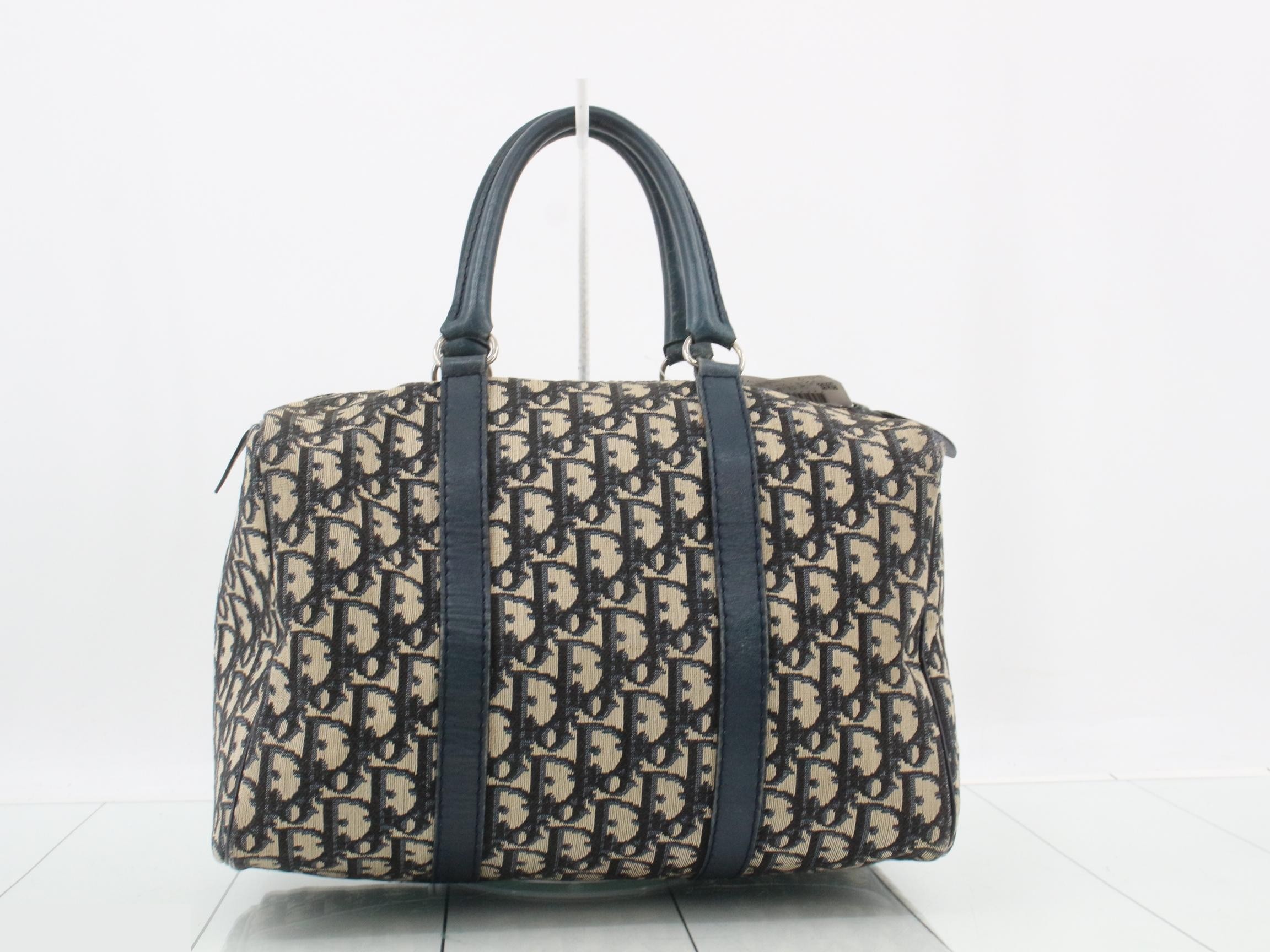 handbag — view 2