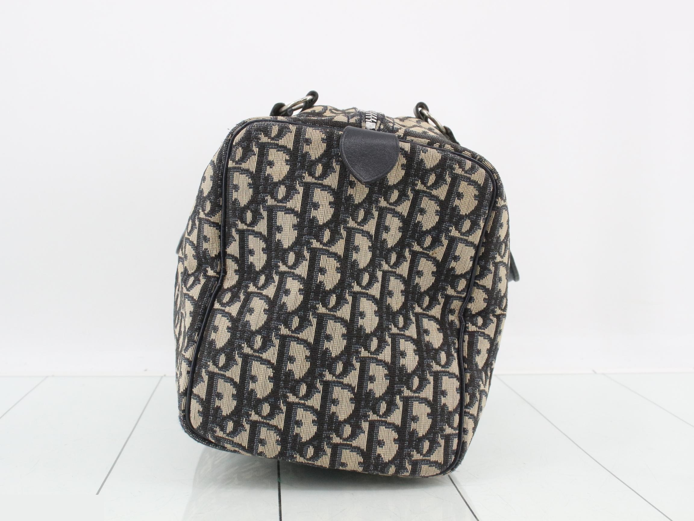 handbag — view 3