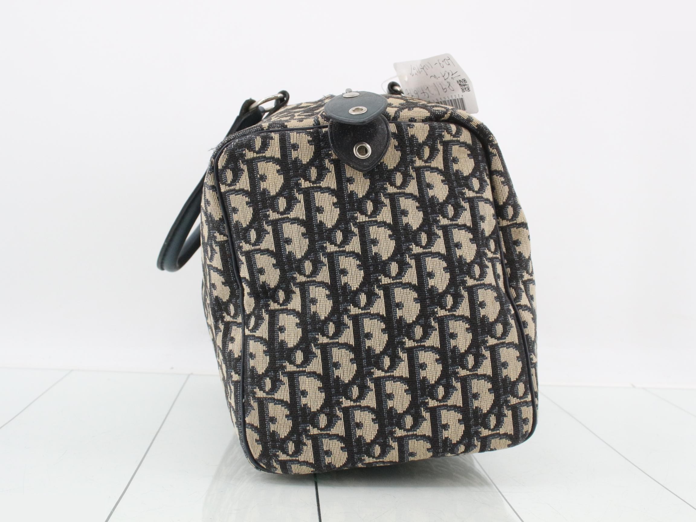 handbag — view 4